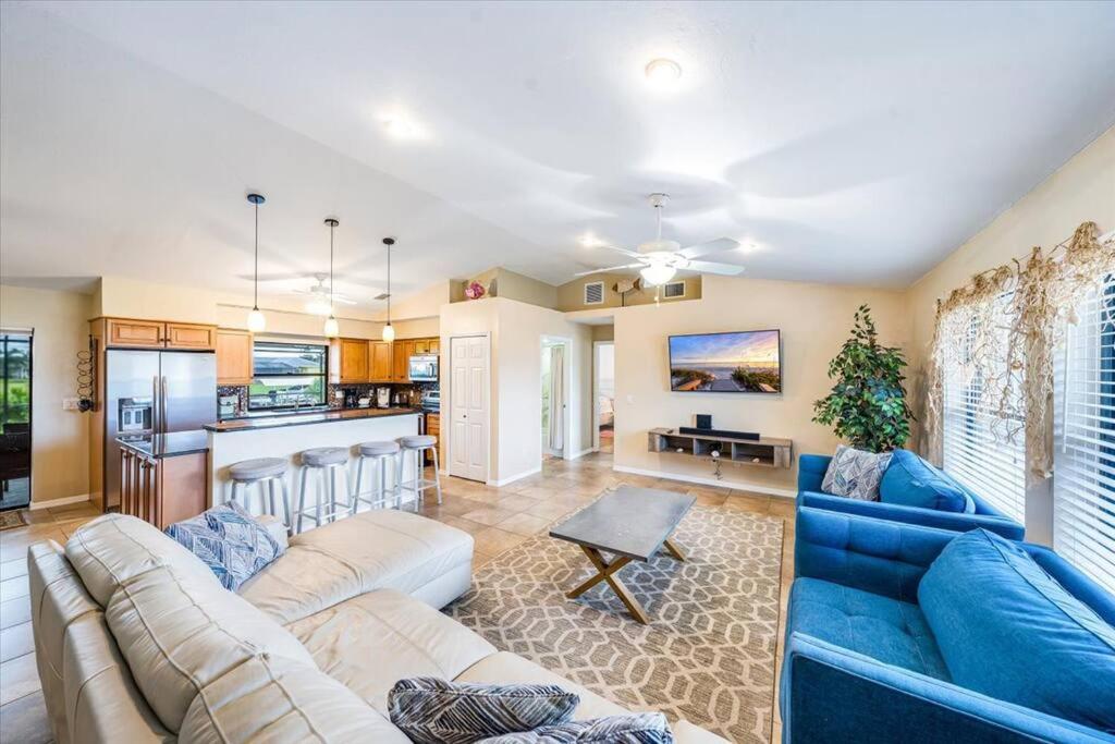 Honolulu East - Vacation home with heated pool and Gulf-access canal - Property Image 8