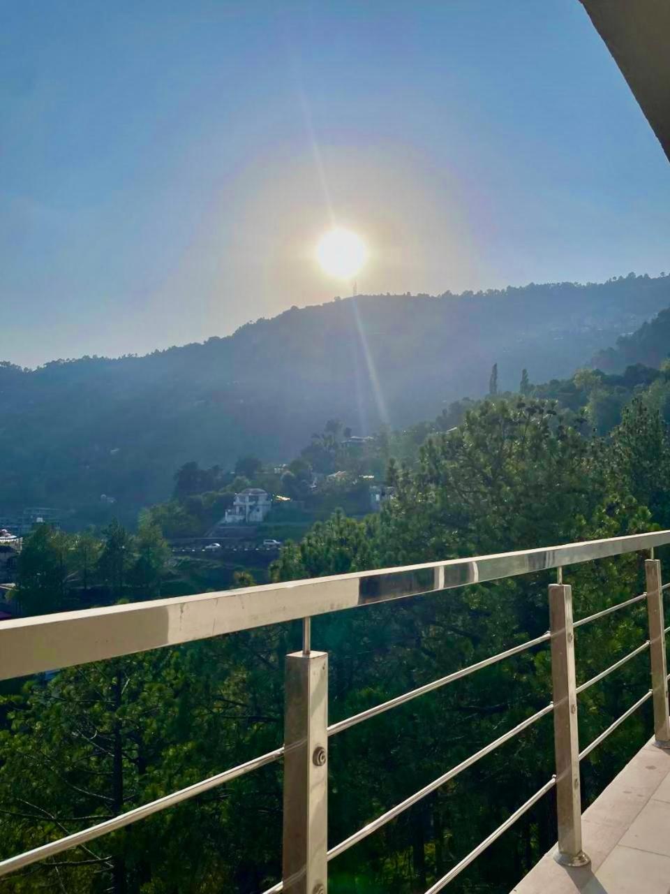 Elegant Retreat-Studio Apartment view 5