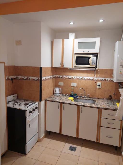 Alójate en Recoleta en este Cómodo Departamento 2 Ambientes