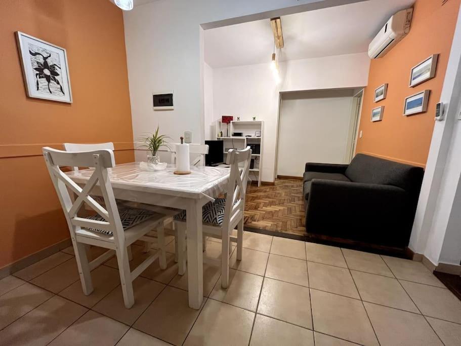 Alójate en Recoleta en este Cómodo Departamento 2 Ambientes