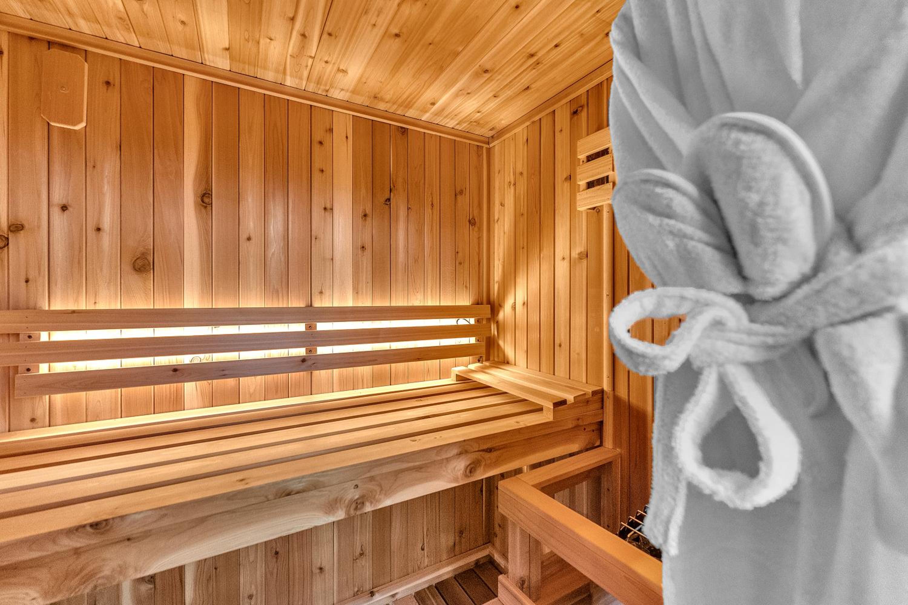 Family Chalet With Sauna, HotTub, Heavenly Views! Mins to Downtown! view 2