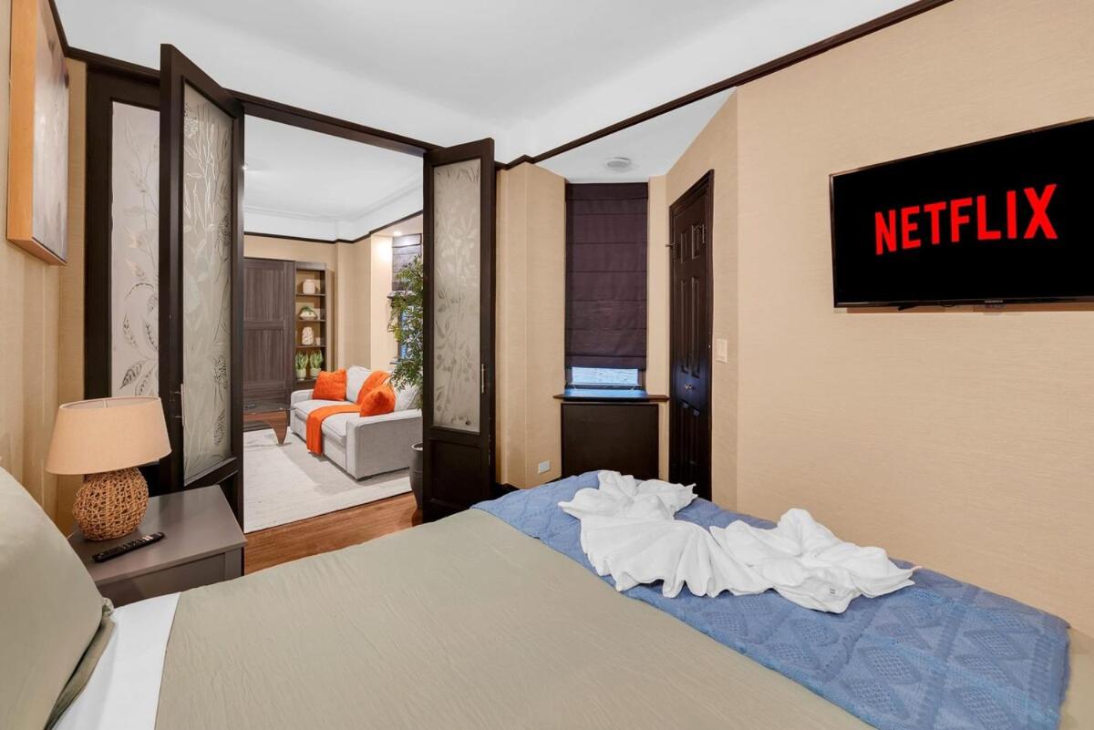 Beautiful Apt Near Times Square with GYM & PATIO