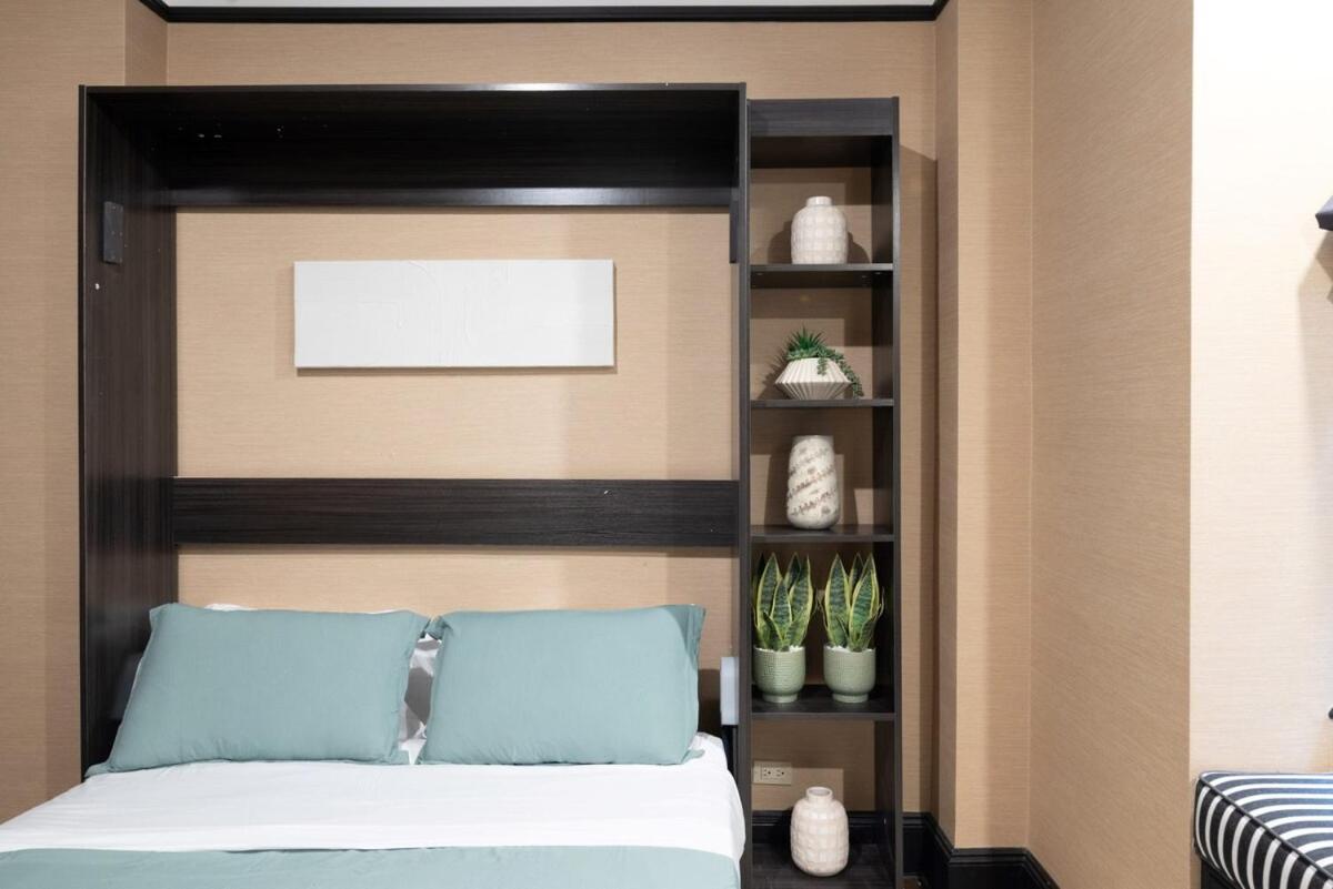 Beautiful Apt Near Times Square with GYM & PATIO