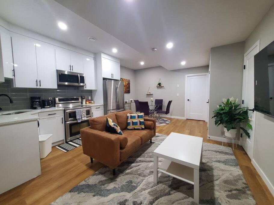 Brand new 2 bedrooms basement suite 15mins from YYC Airport