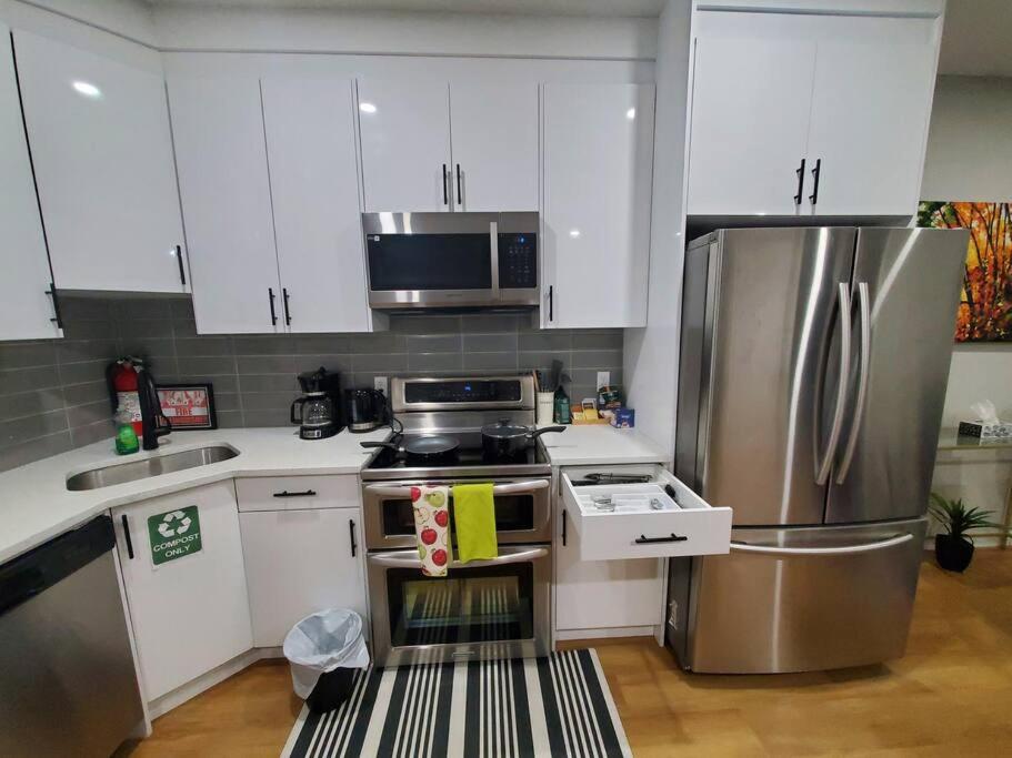Brand new 2 bedrooms basement suite 15mins from YYC Airport
