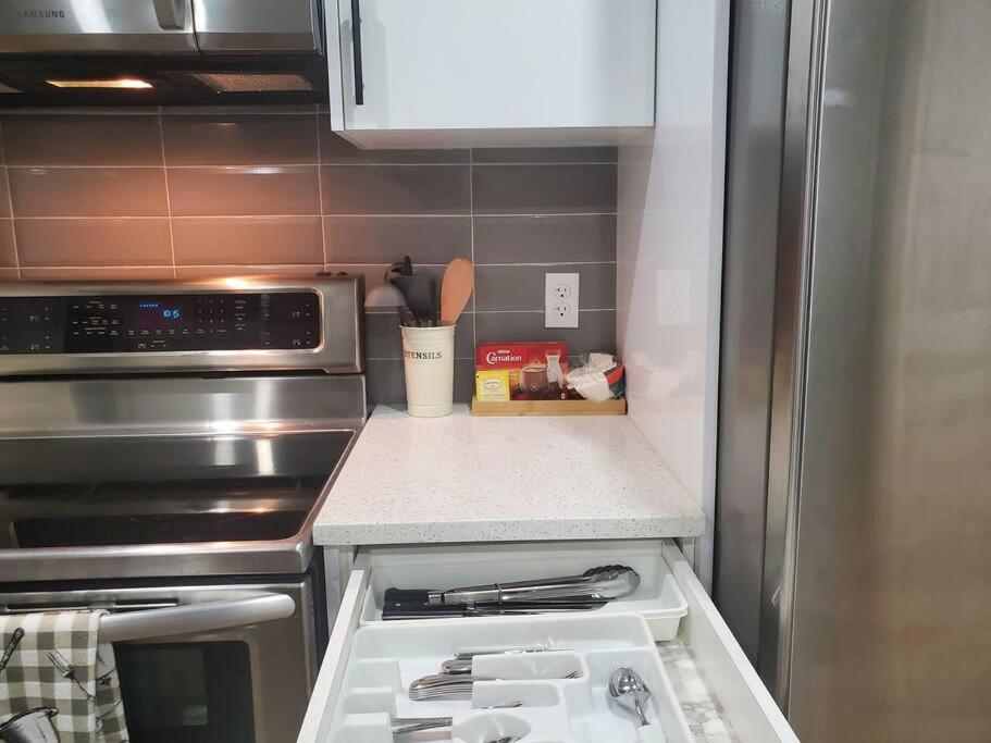 Brand new 2 bedrooms basement suite 15mins from YYC Airport