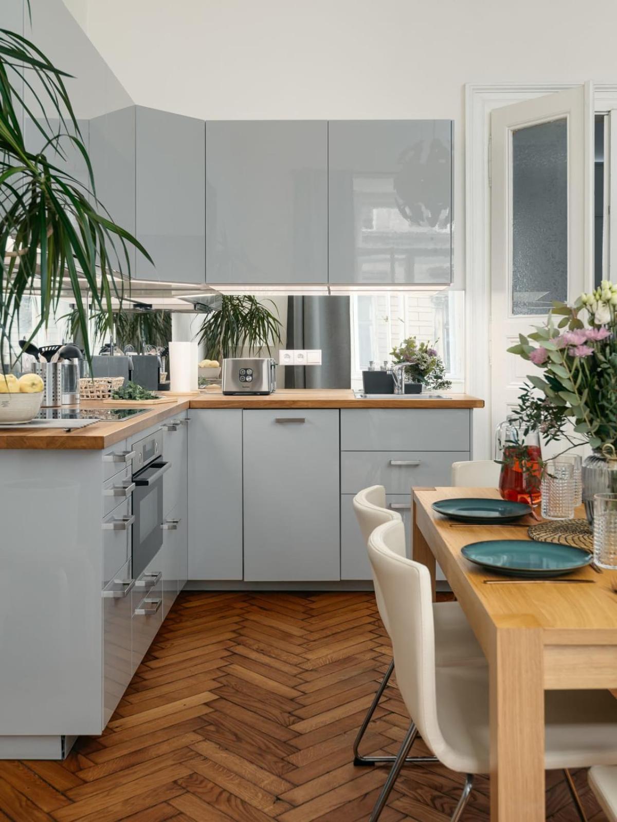 Comfortable and cosy apt a few steps from Dancing House and Naplavka Dance