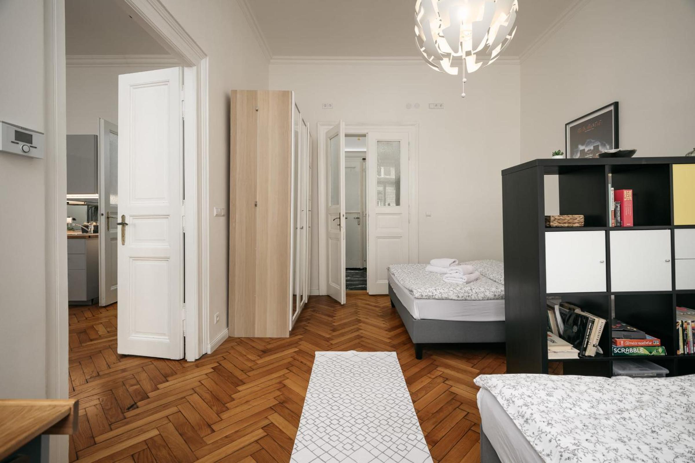 Comfortable and cosy apt a few steps from Dancing House and Naplavka Dance