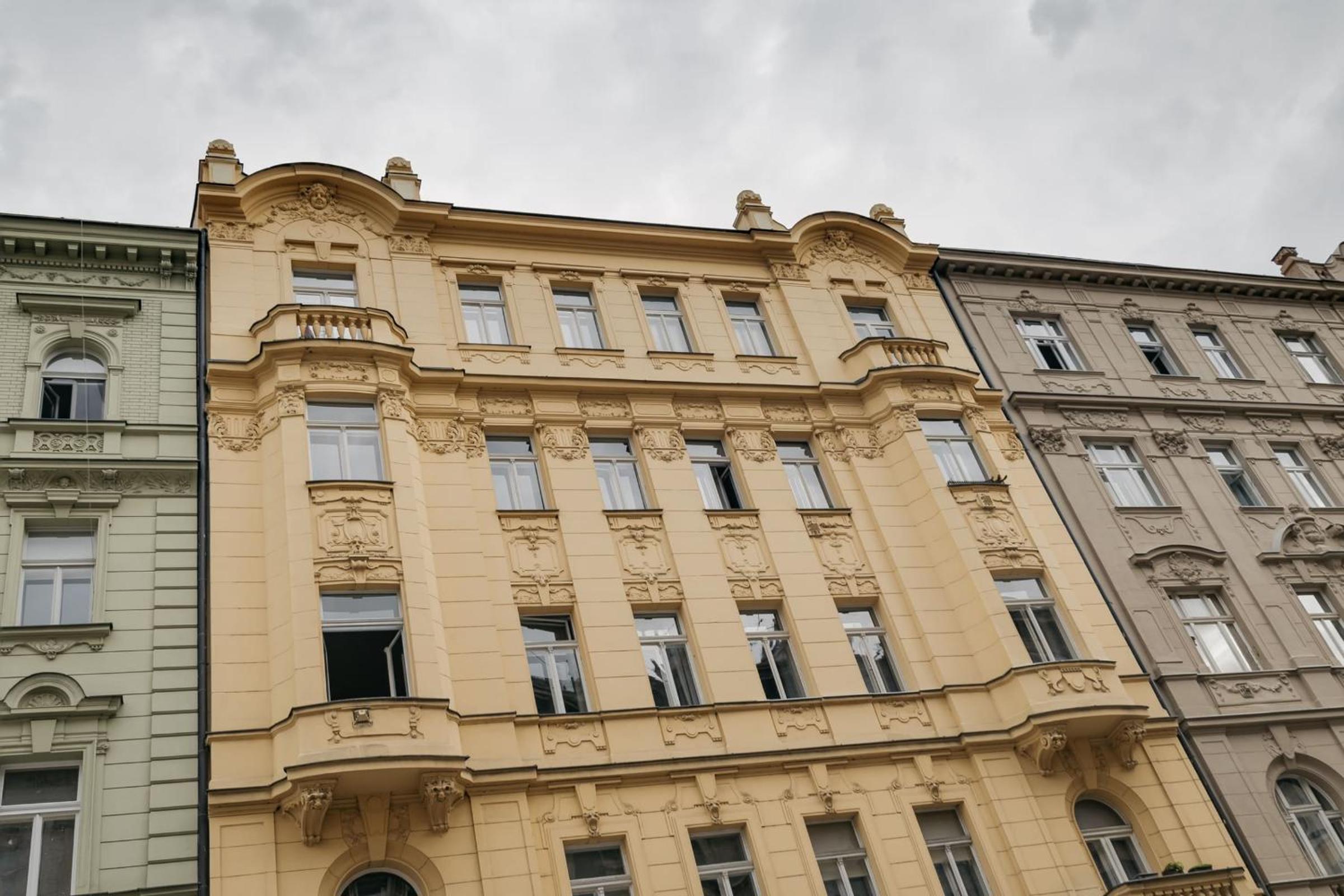 Comfortable and cosy apt a few steps from Dancing House and Naplavka Dance