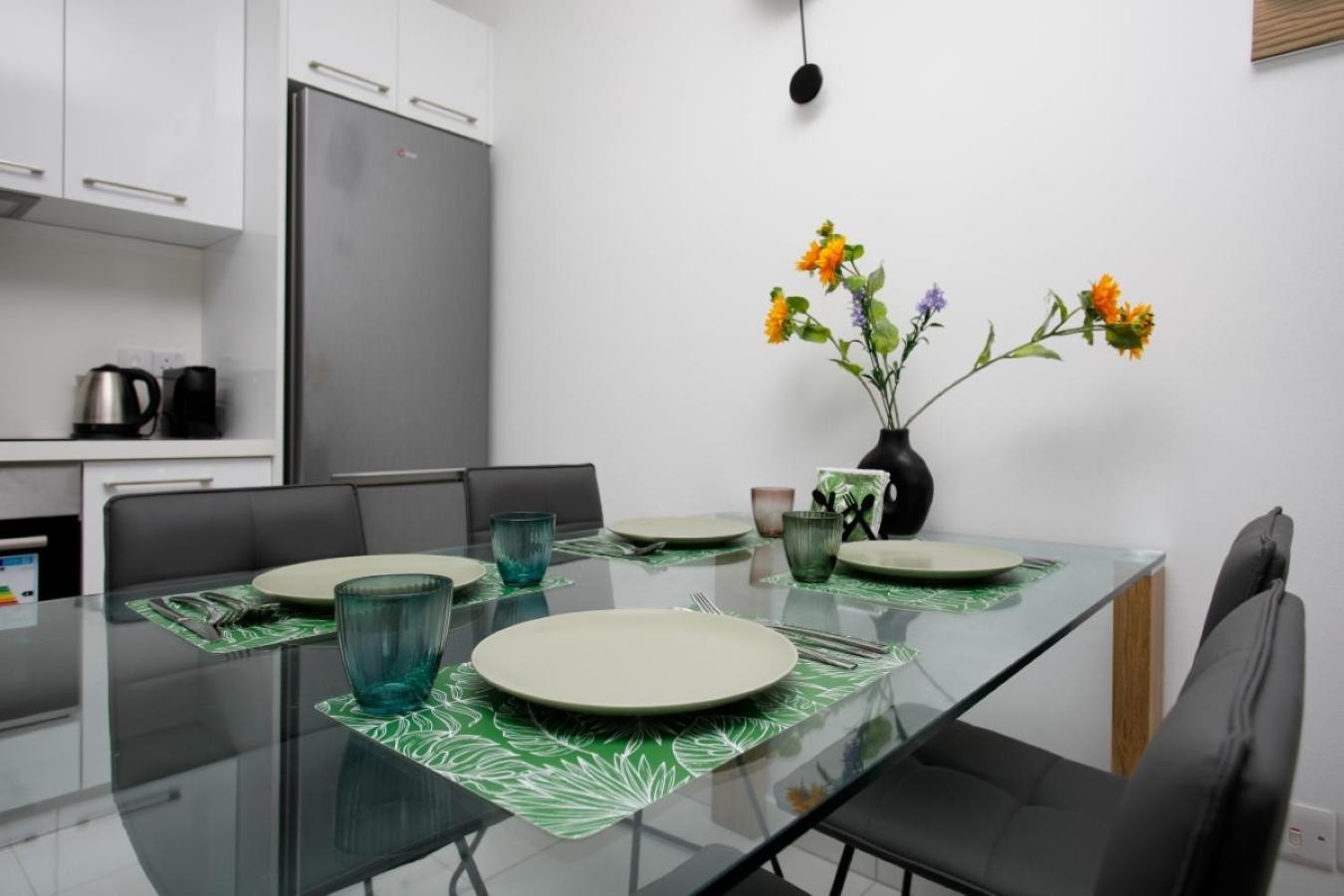 OASIS-Amazing Location, Sea View, Stylish Apartment