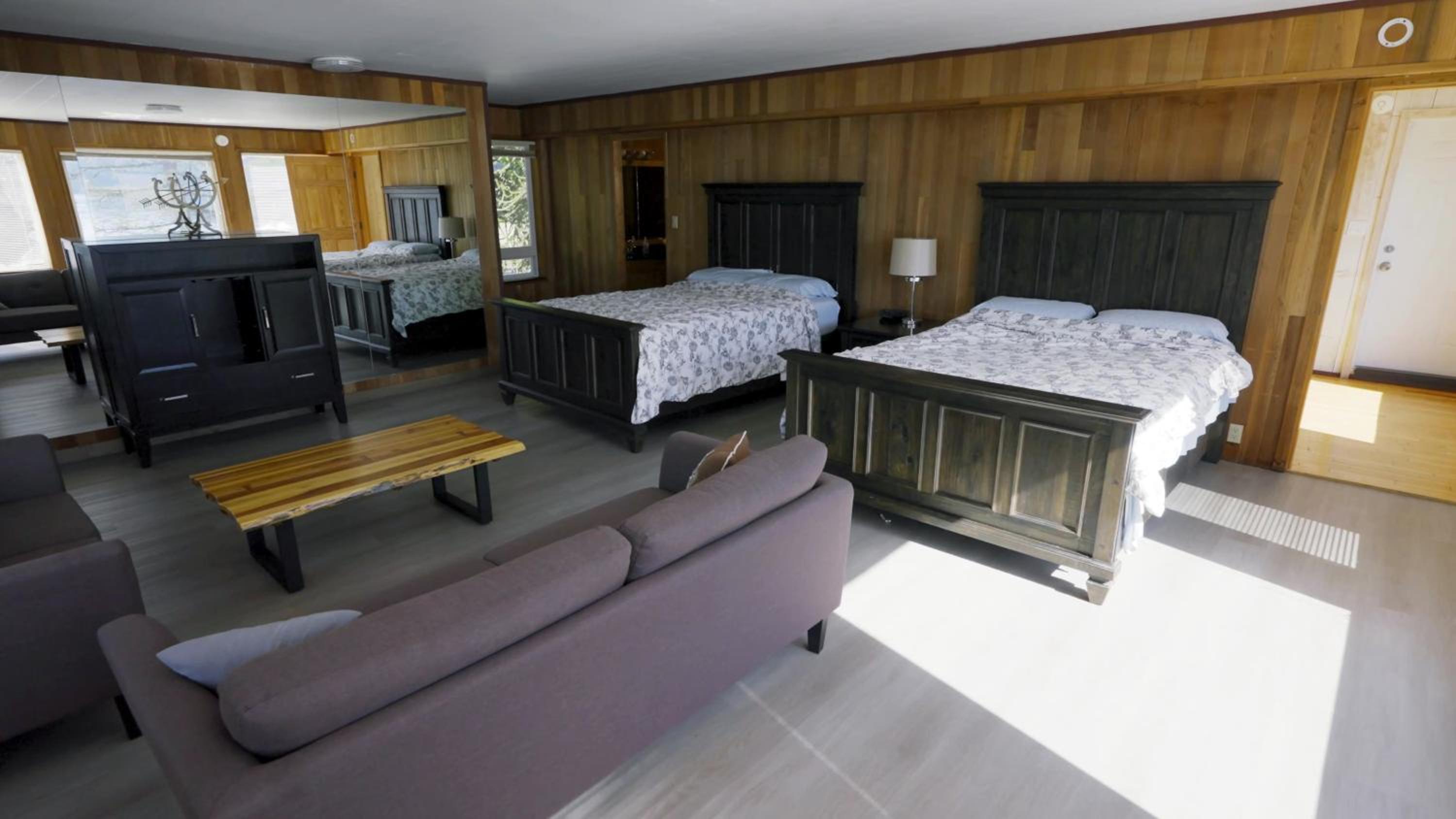 Ozarks Luxurious Lakeside Villa at Harrison Lake