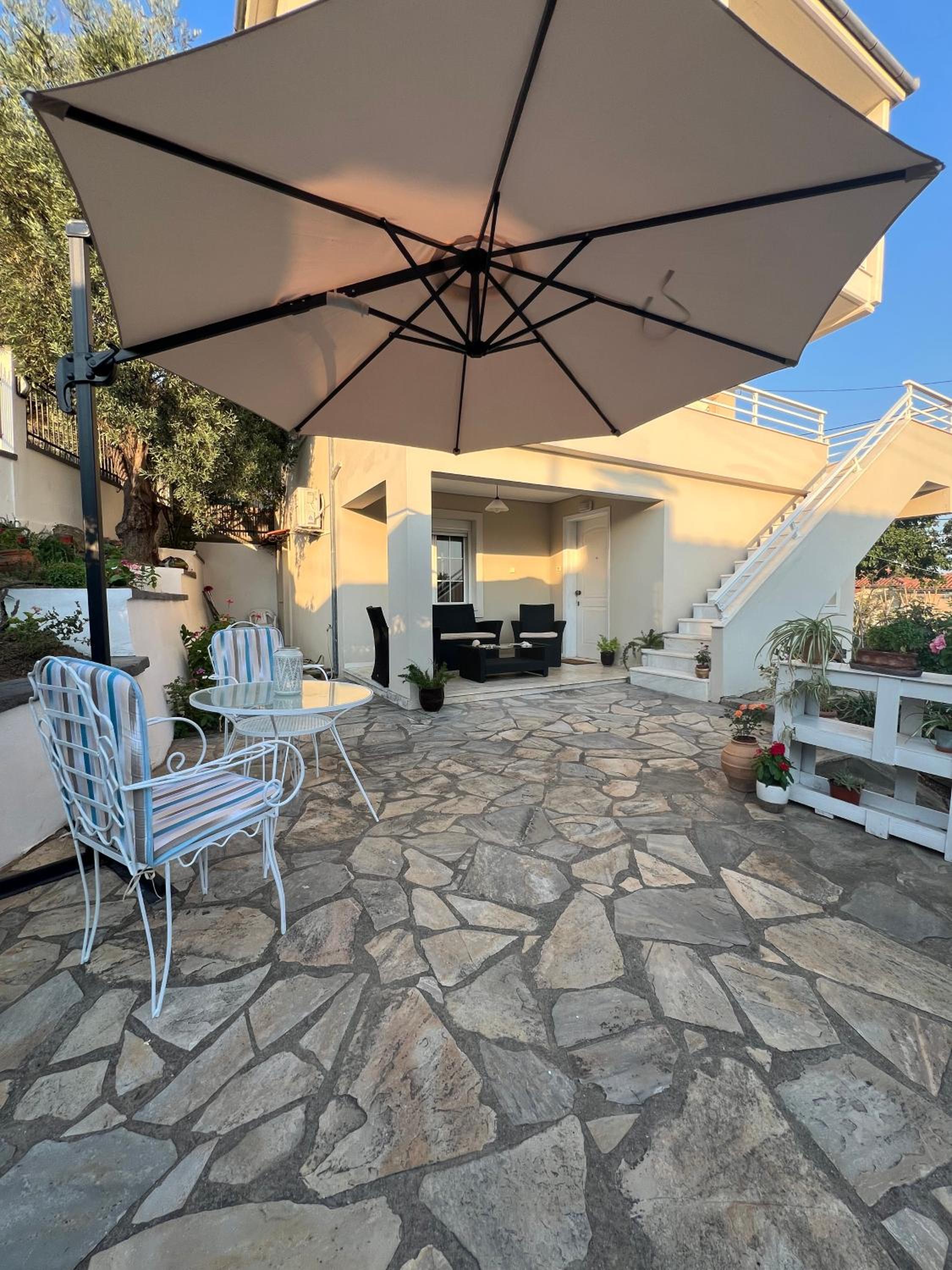 Aiolos Seaside Apartment