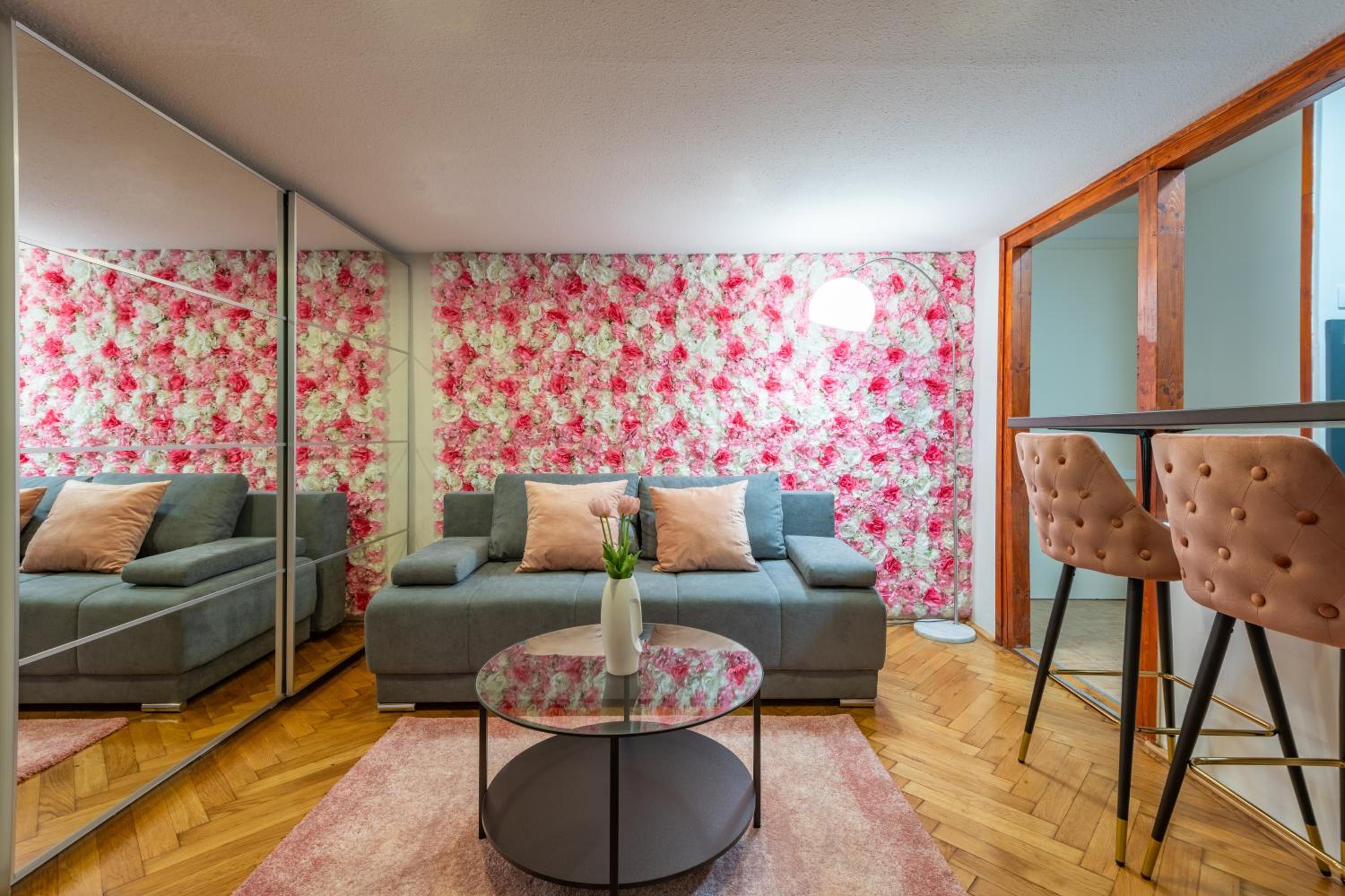Rose Garden Apartment