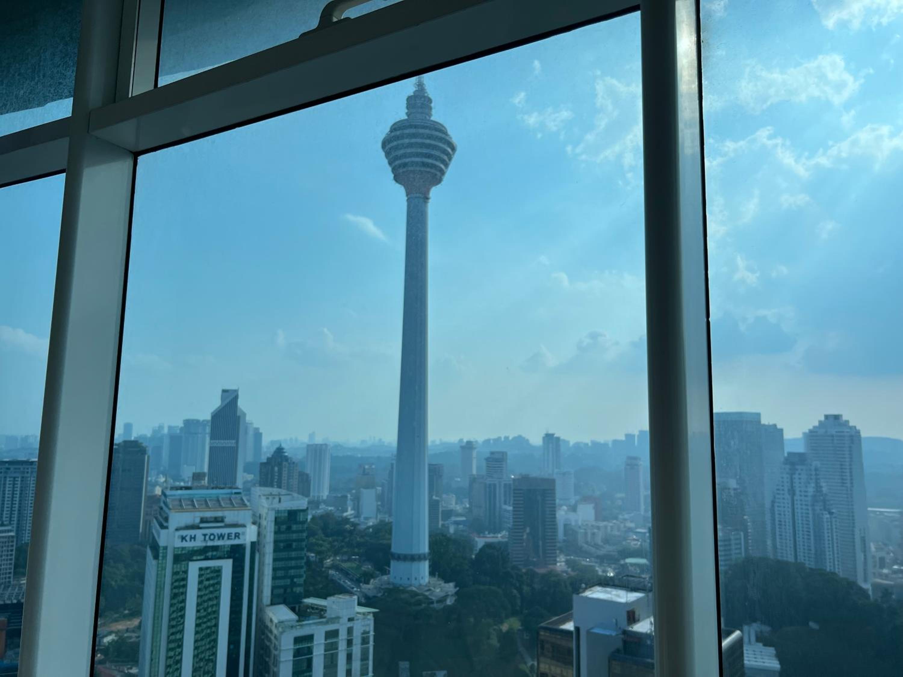 VORTEX SUITES KLCC & KL Tower VIEW