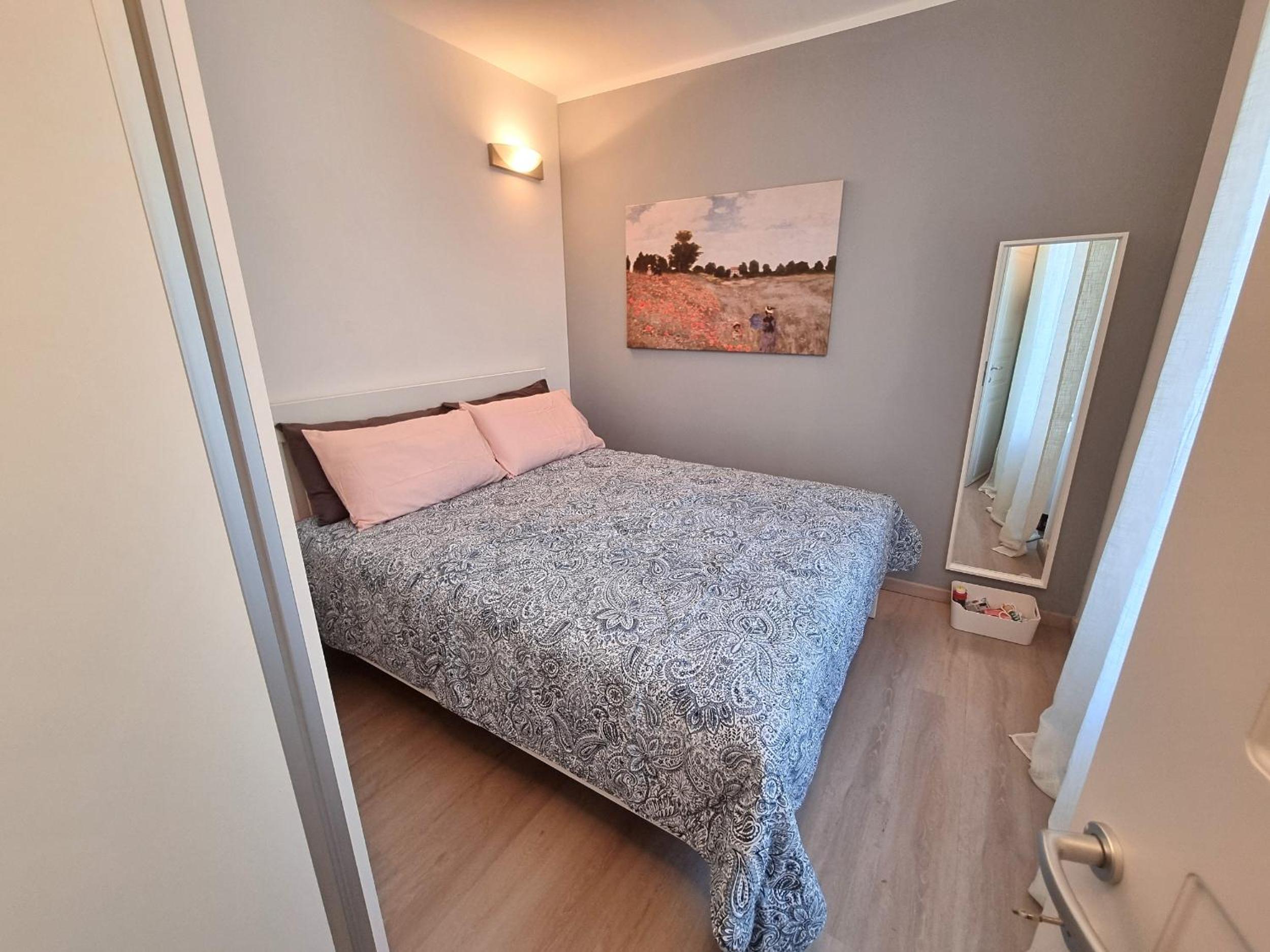 Anciua - Parking Free photo 2