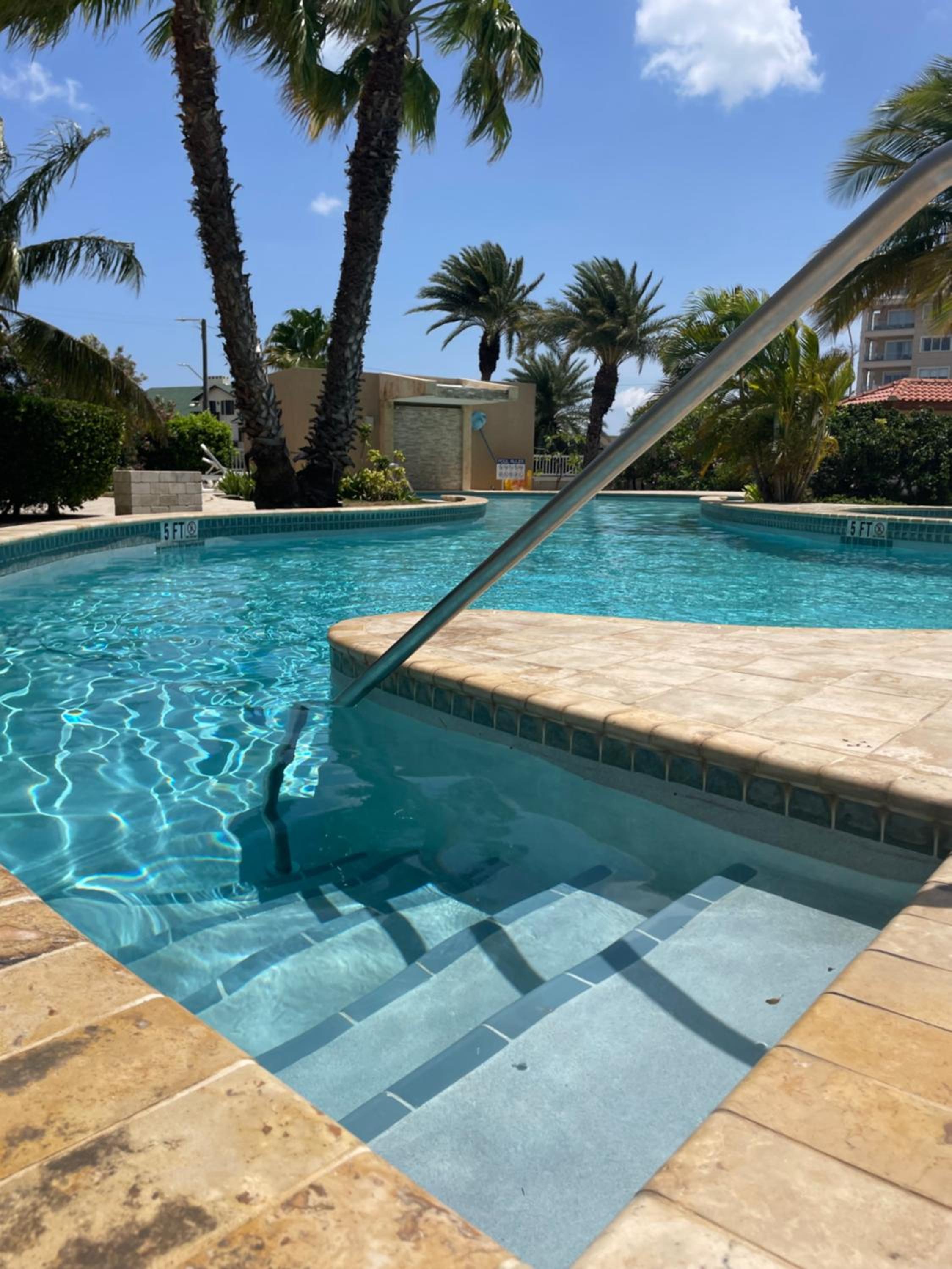 Beautiful Vibes Sun Kiss Serenity your Stylish Apt Just Steps from Eagle Beach