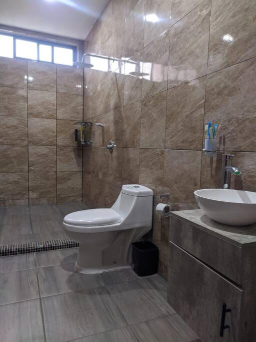 Casa Nueva con Alberca y Jacuzzi
