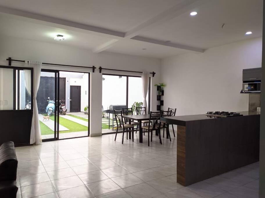 Casa Nueva con Alberca y Jacuzzi