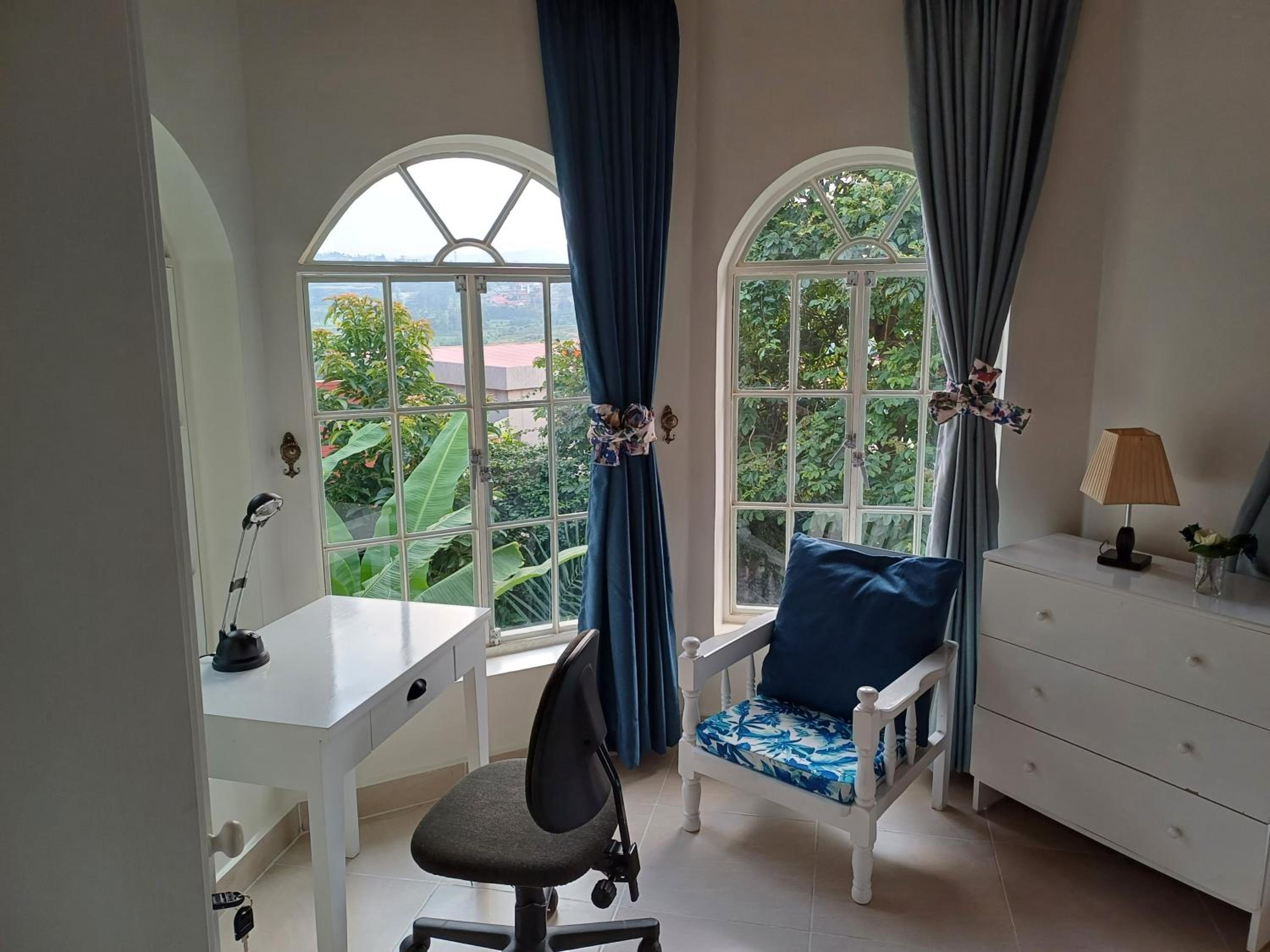 Two Sunbirds Rental