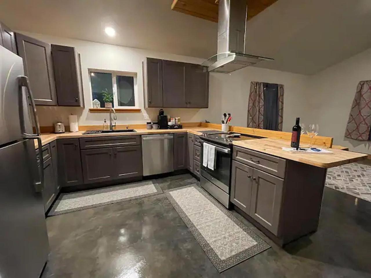 River Run Apartment view 5