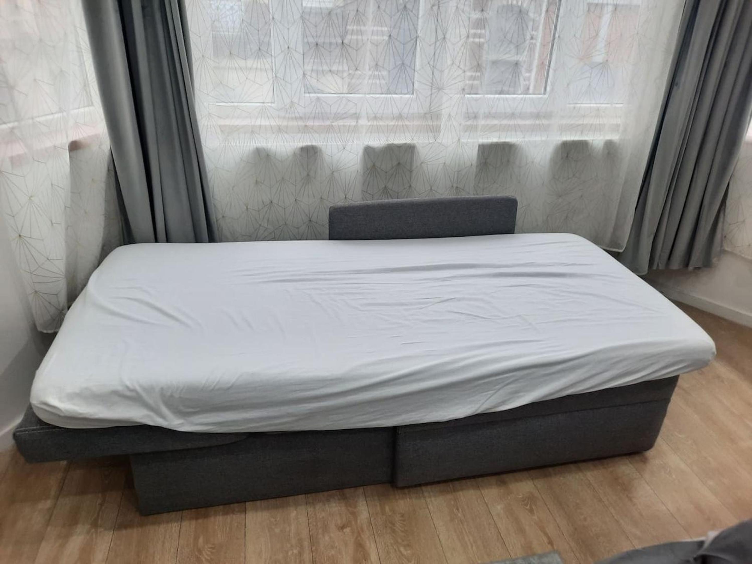 Modern Apartment in Molenbeek-Saint-Jean / 77 m² / Parking