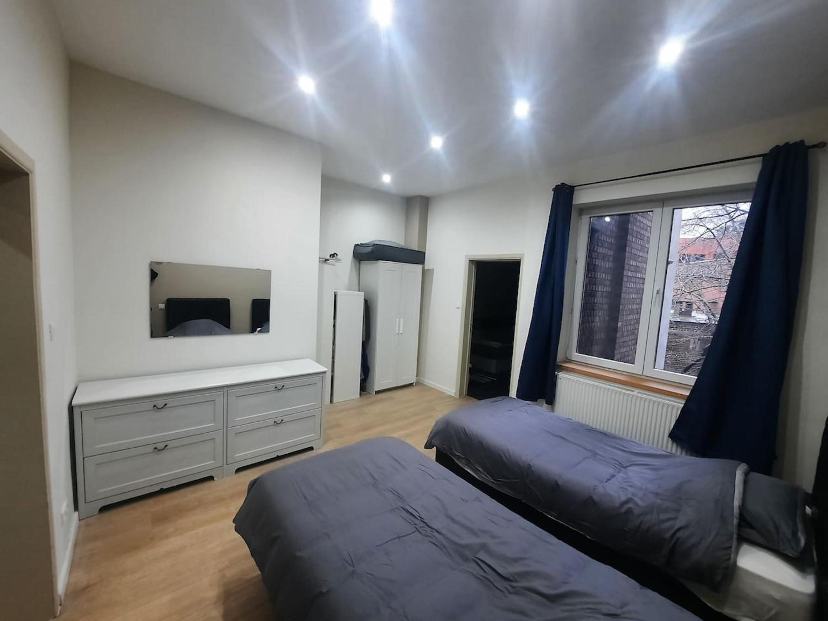 Modern Apartment in Molenbeek-Saint-Jean / 77 m² / Parking