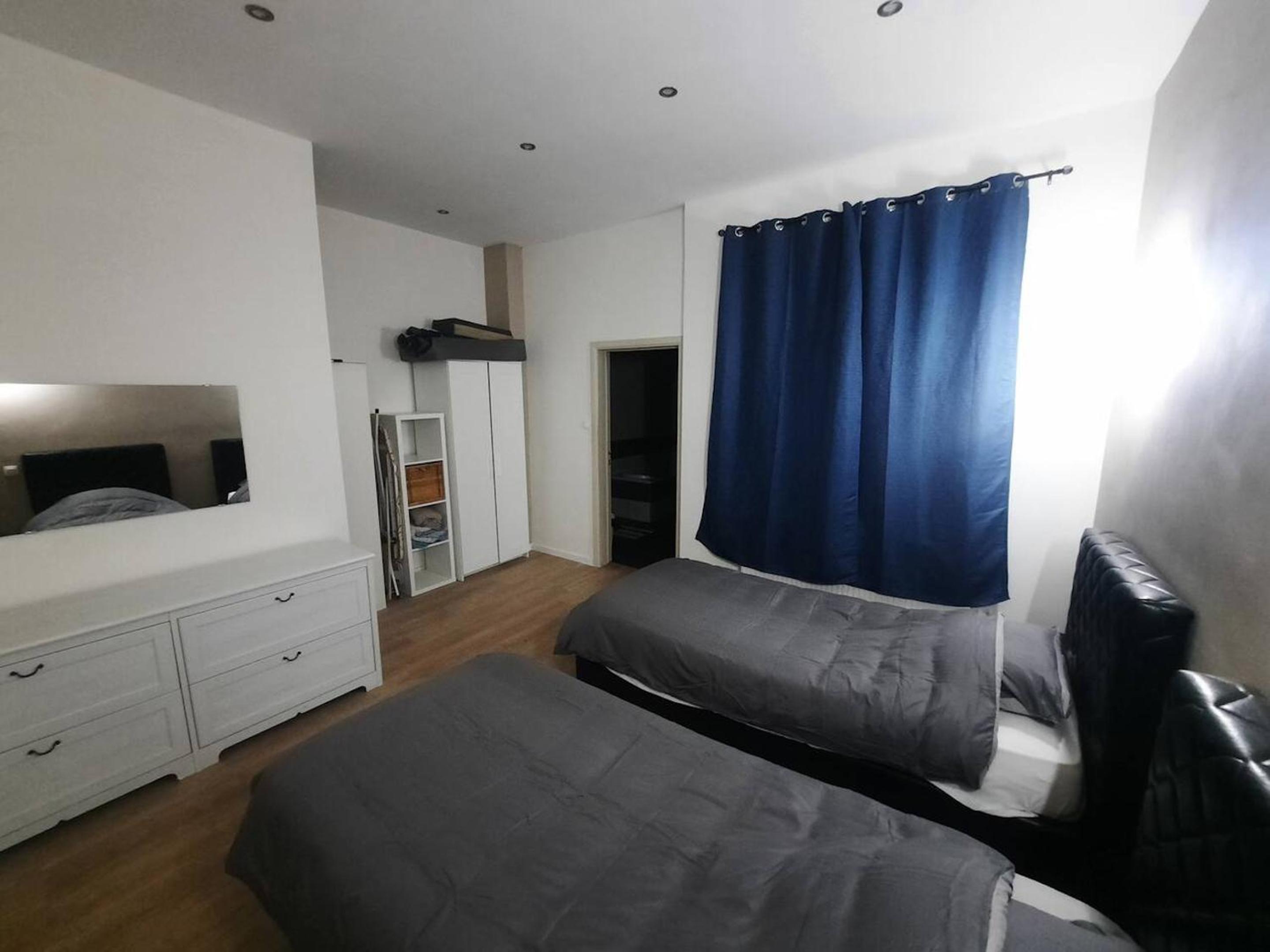 Modern Apartment in Molenbeek-Saint-Jean / 77 m² / Parking