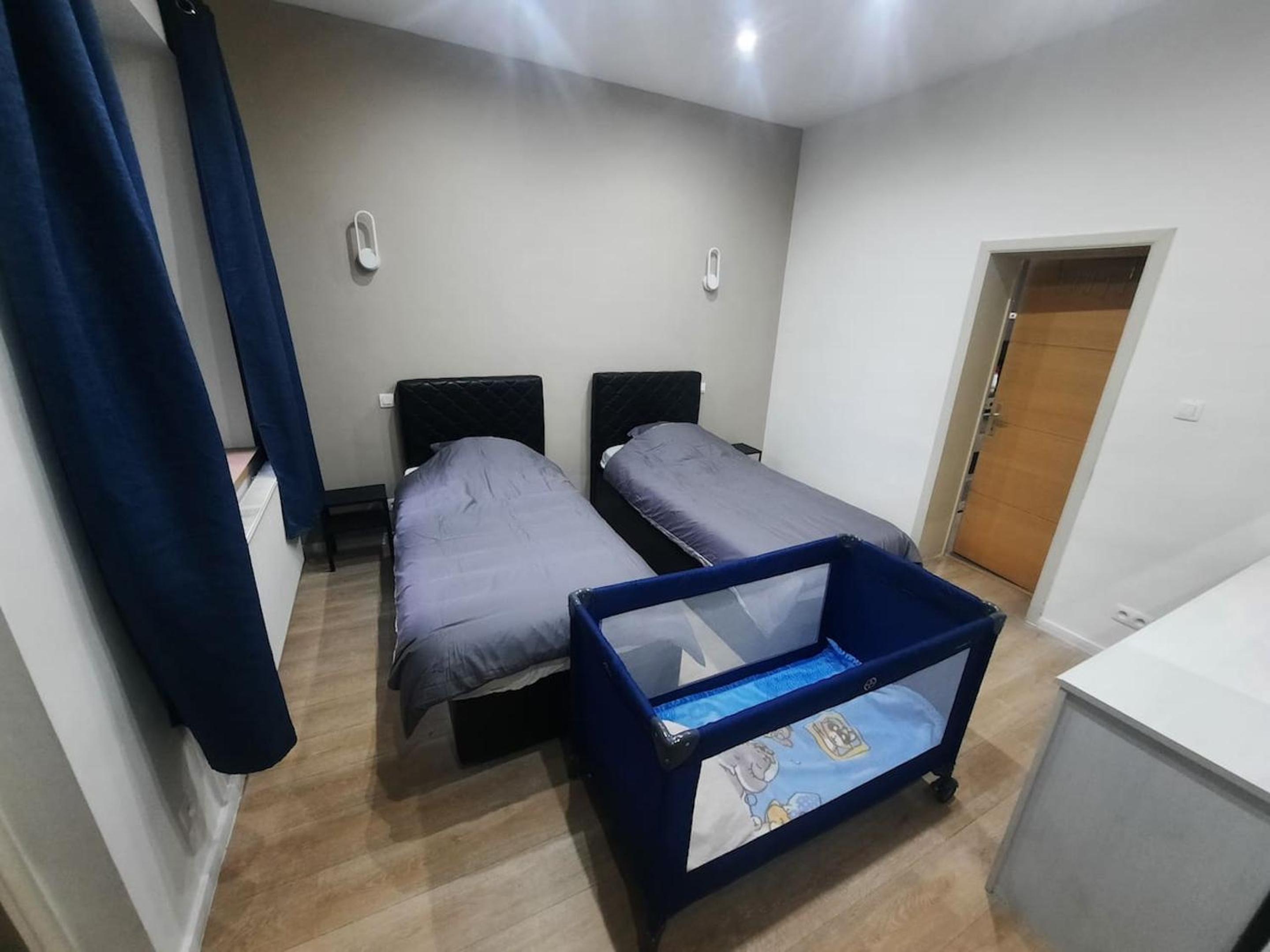 Modern Apartment in Molenbeek-Saint-Jean / 77 m² / Parking