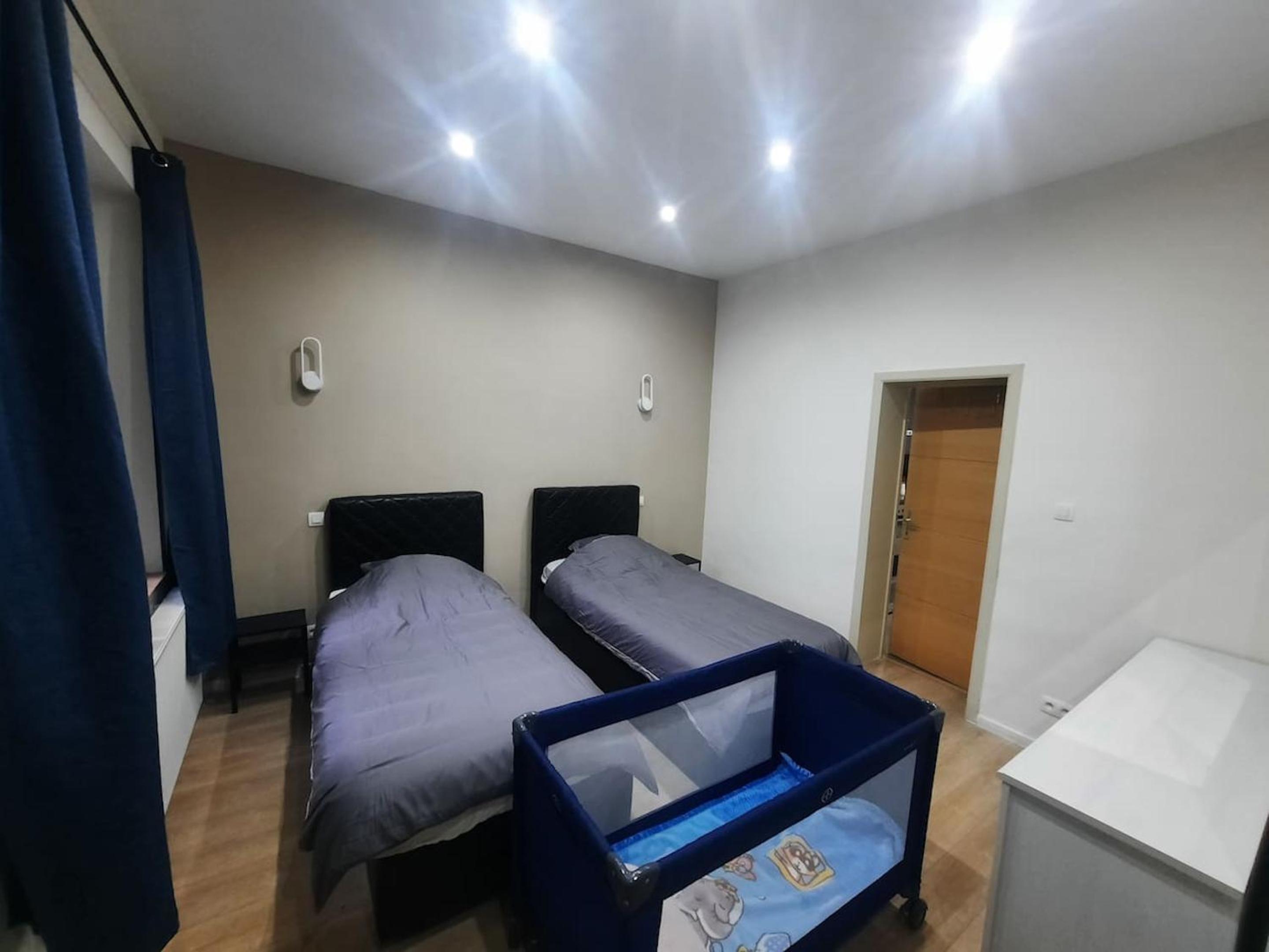 Modern Apartment in Molenbeek-Saint-Jean / 77 m² / Parking