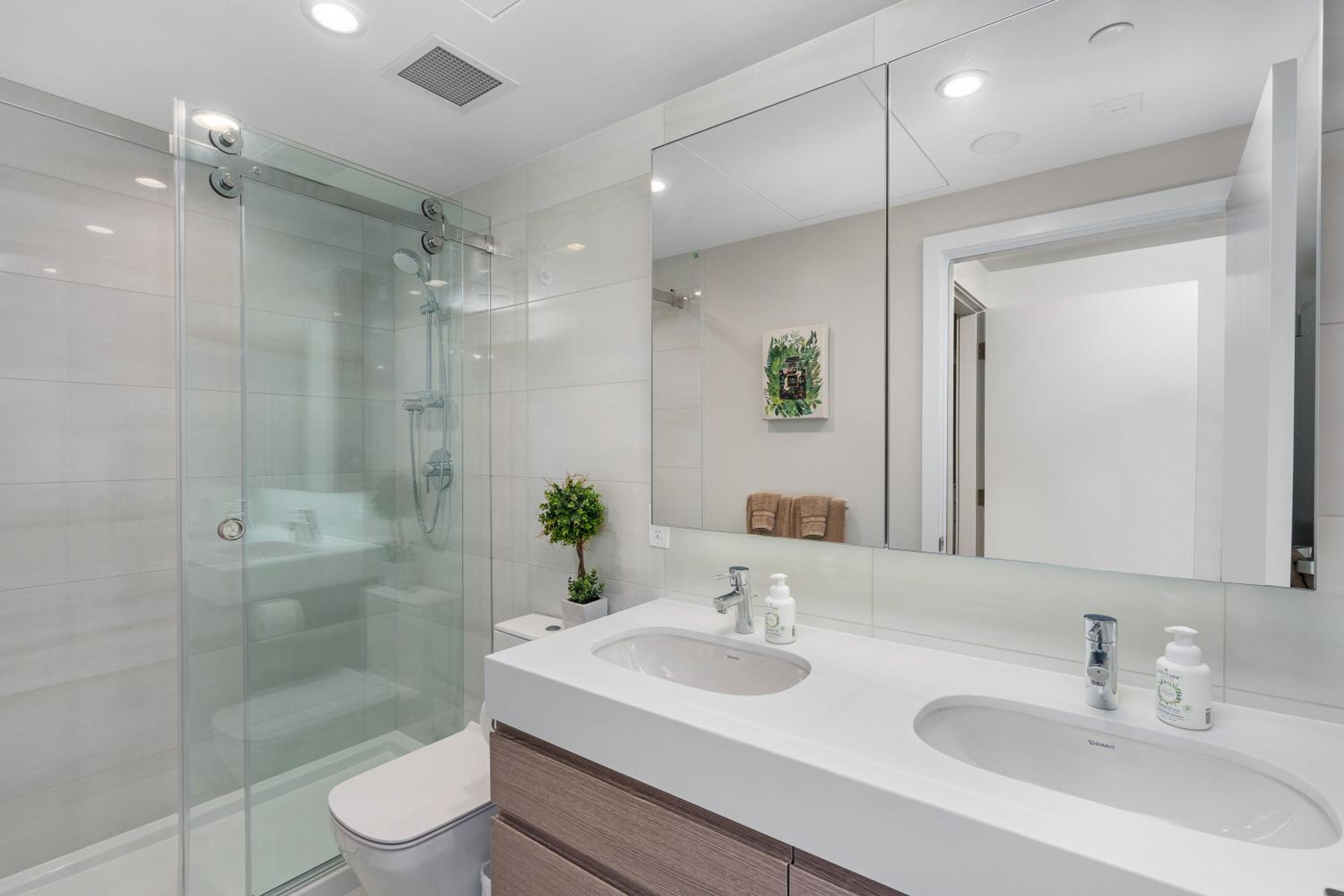 Brand New Apartment with Unbeatable Views Walking Distance to Metrotown Station and Mall