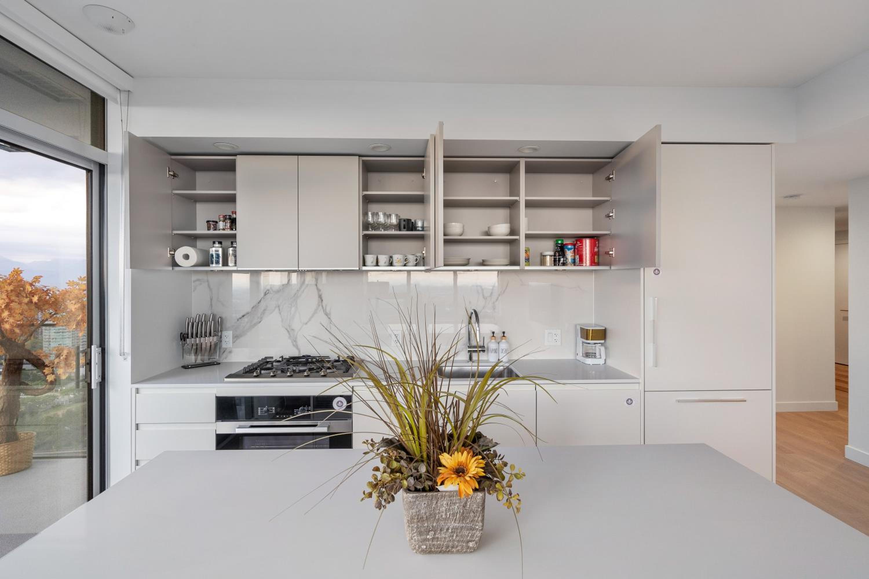 Brand New Apartment with Unbeatable Views Walking Distance to Metrotown Station and Mall