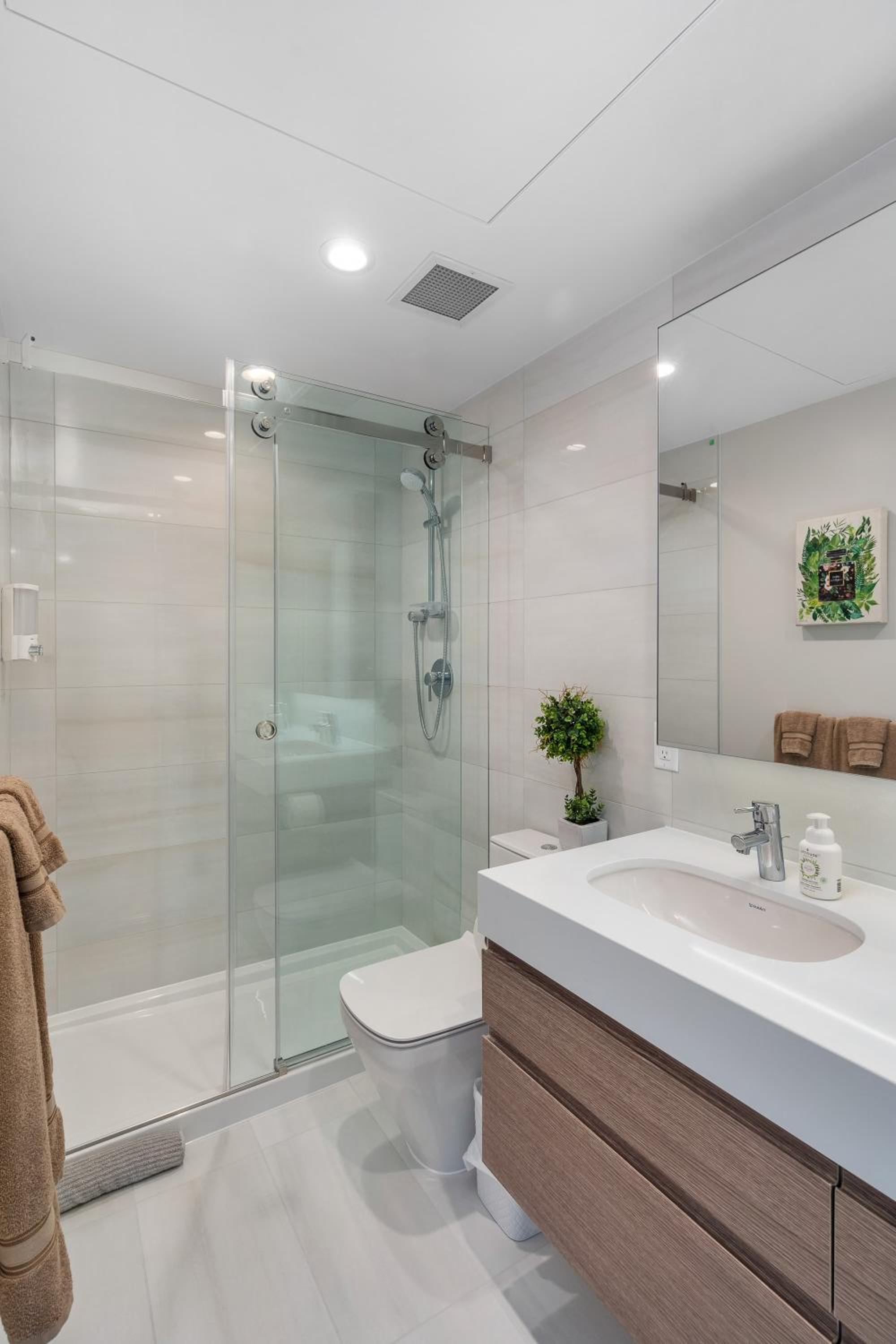 Brand New Apartment with Unbeatable Views Walking Distance to Metrotown Station and Mall