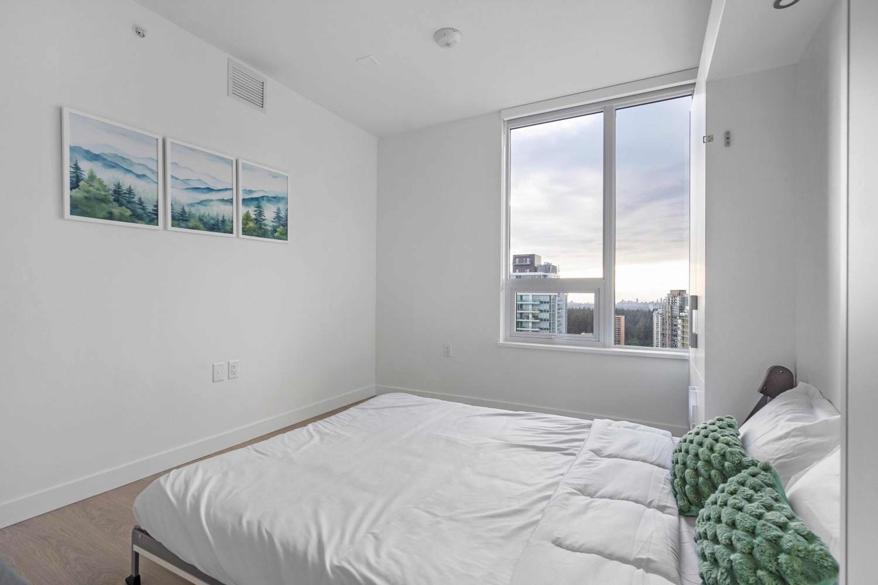 Brand New Apartment with Unbeatable Views Walking Distance to Metrotown Station and Mall
