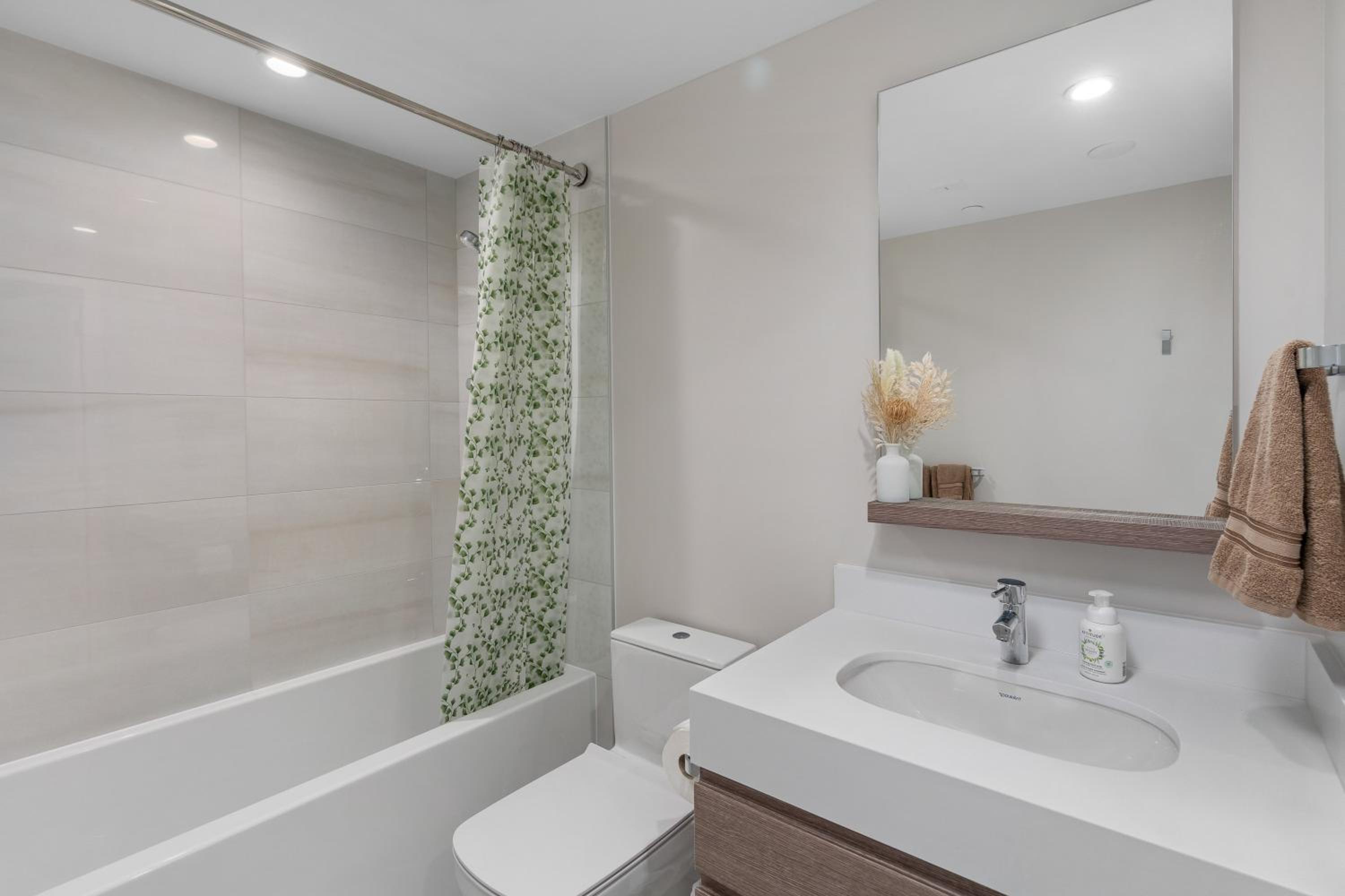 Brand New Apartment with Unbeatable Views Walking Distance to Metrotown Station and Mall