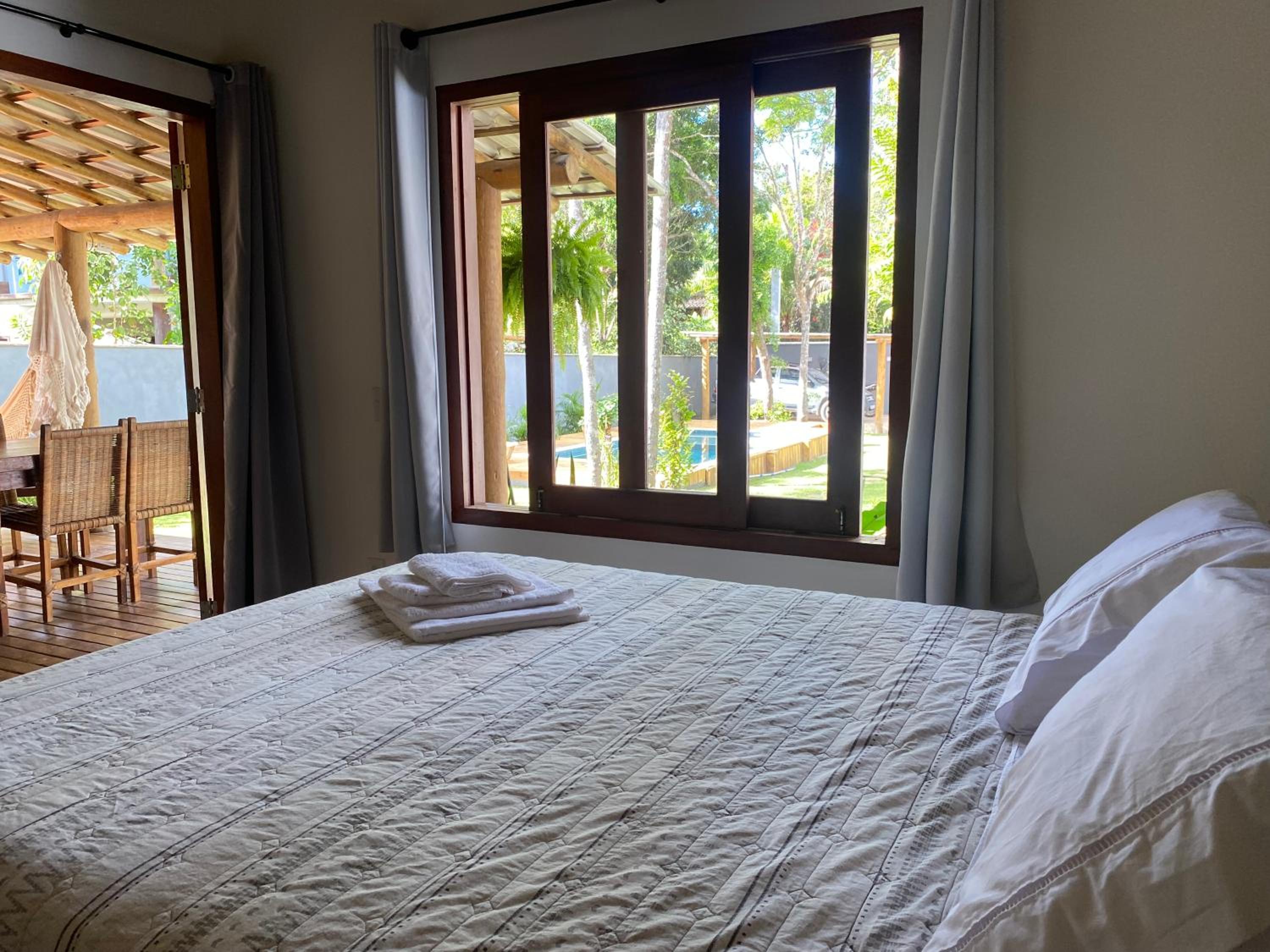 Rustige vrijstaande villa met privézwembad en tuin, nabij het strand