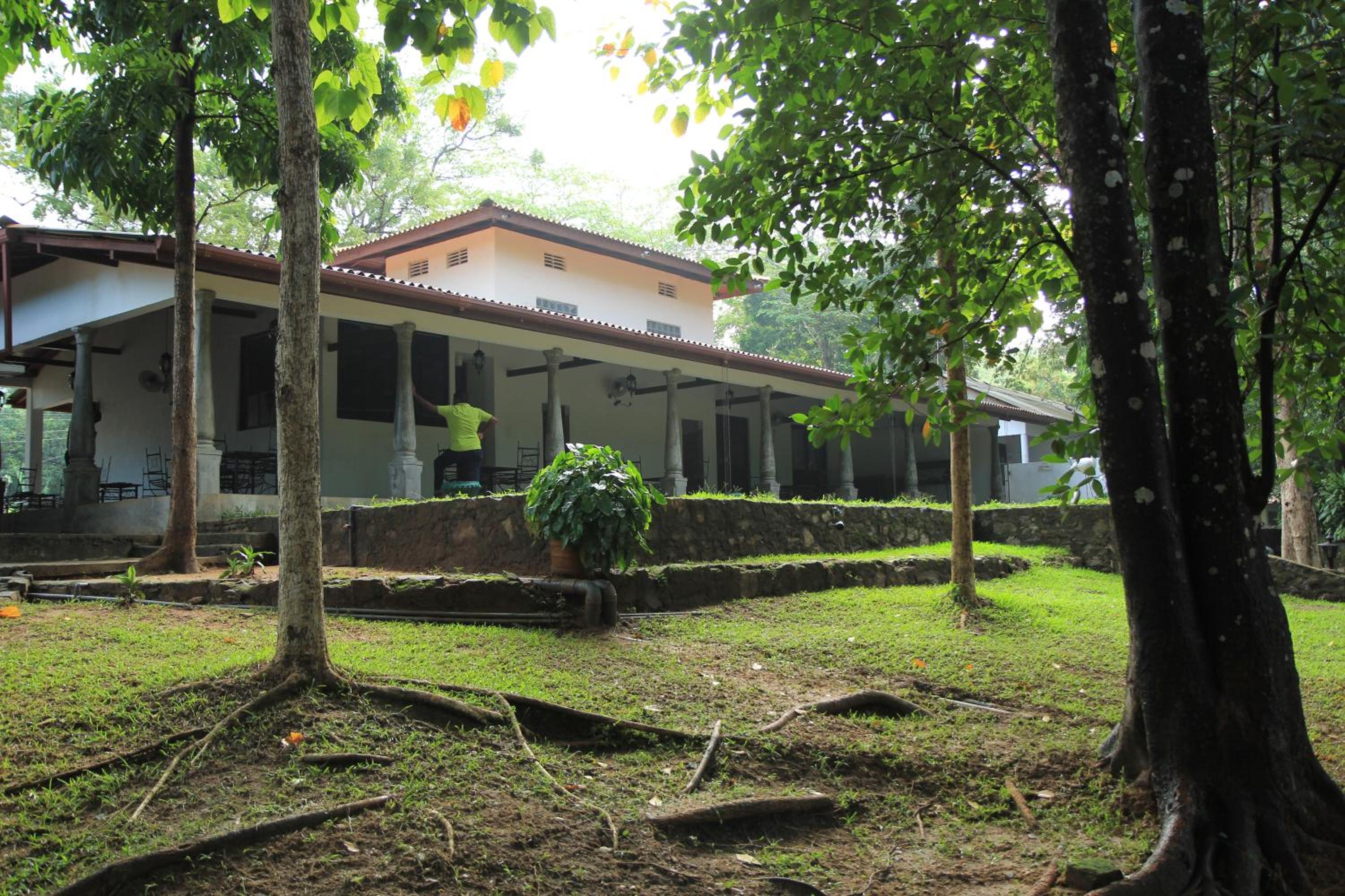Dambulu Oya Family Park