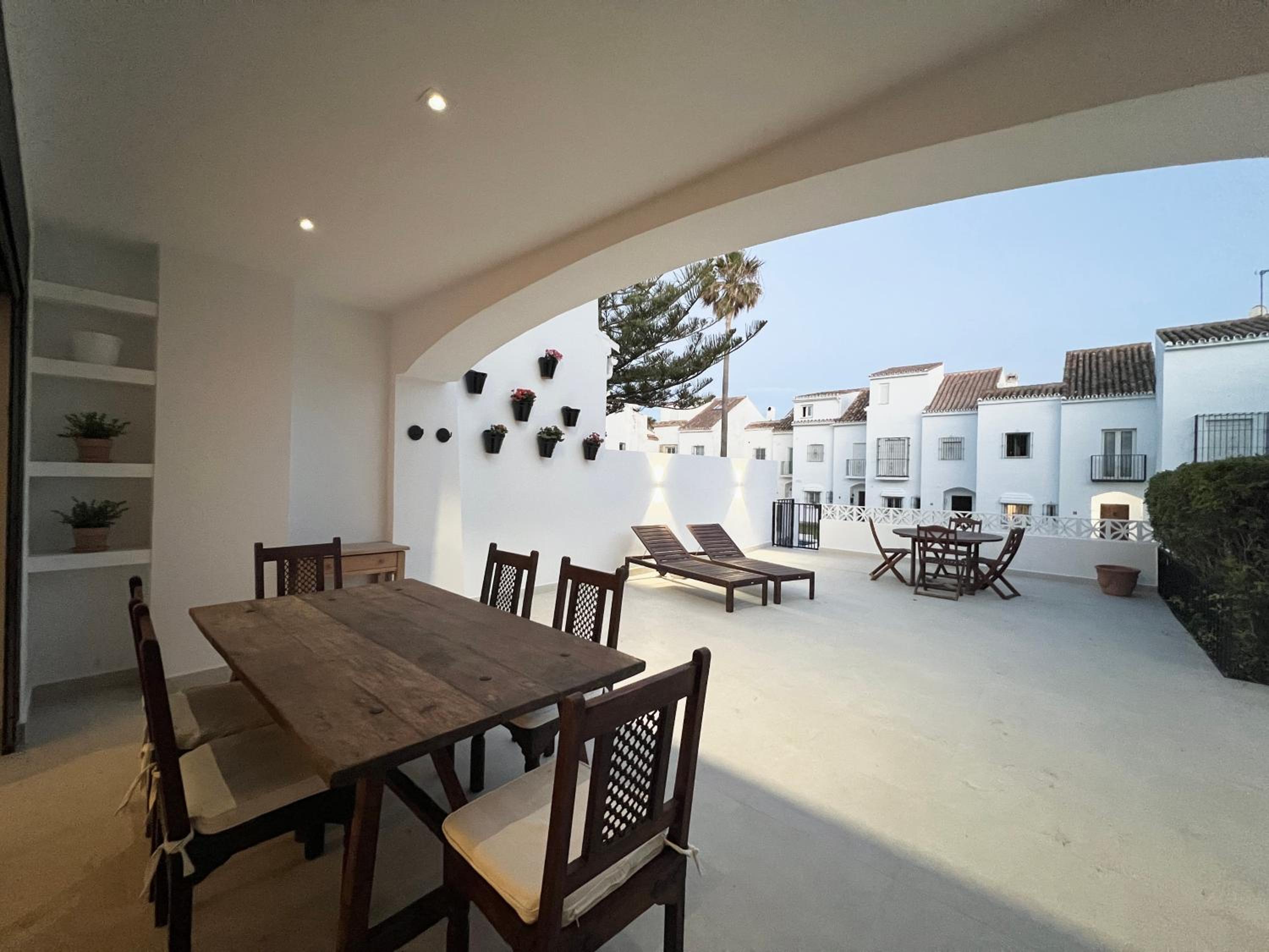 Casabel Beach Villa Playa Alicate Marbella