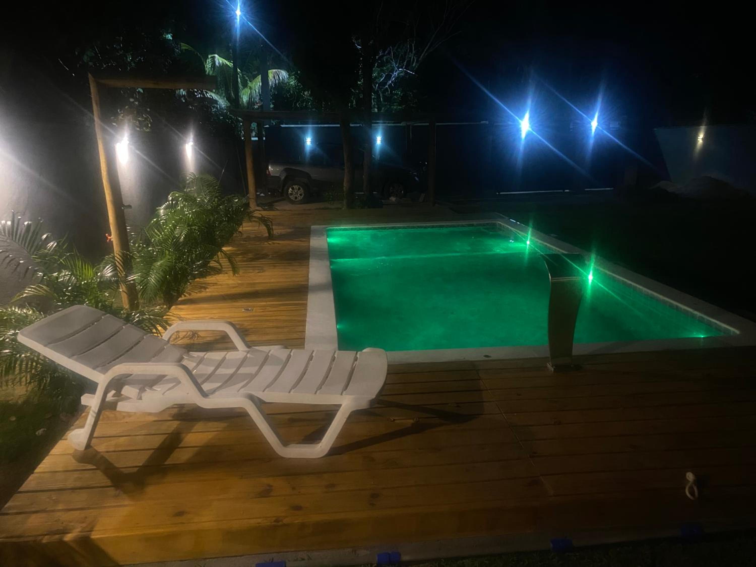 Rustige vrijstaande villa met privézwembad en tuin, nabij het strand