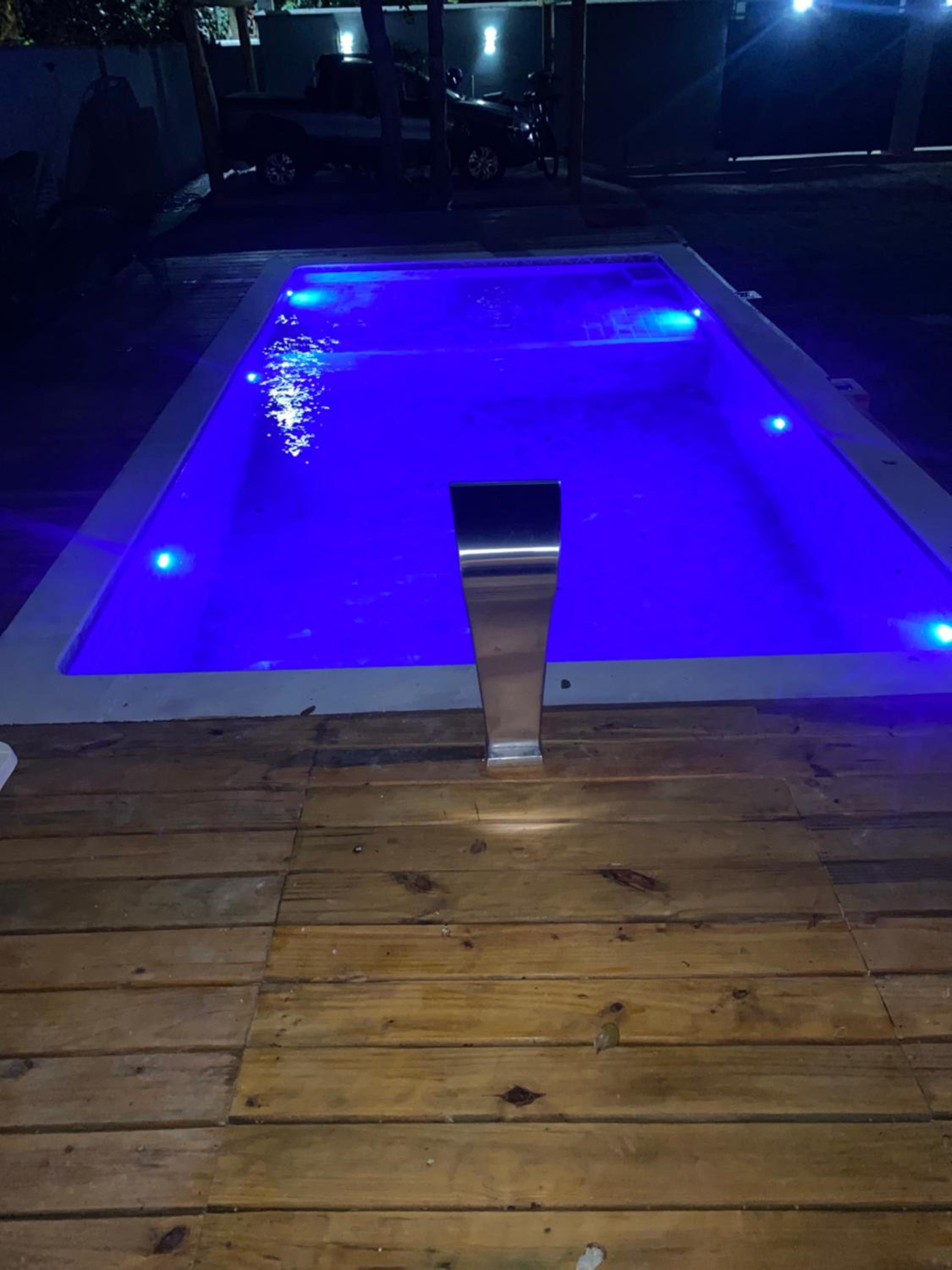 Rustige vrijstaande villa met privézwembad en tuin, nabij het strand