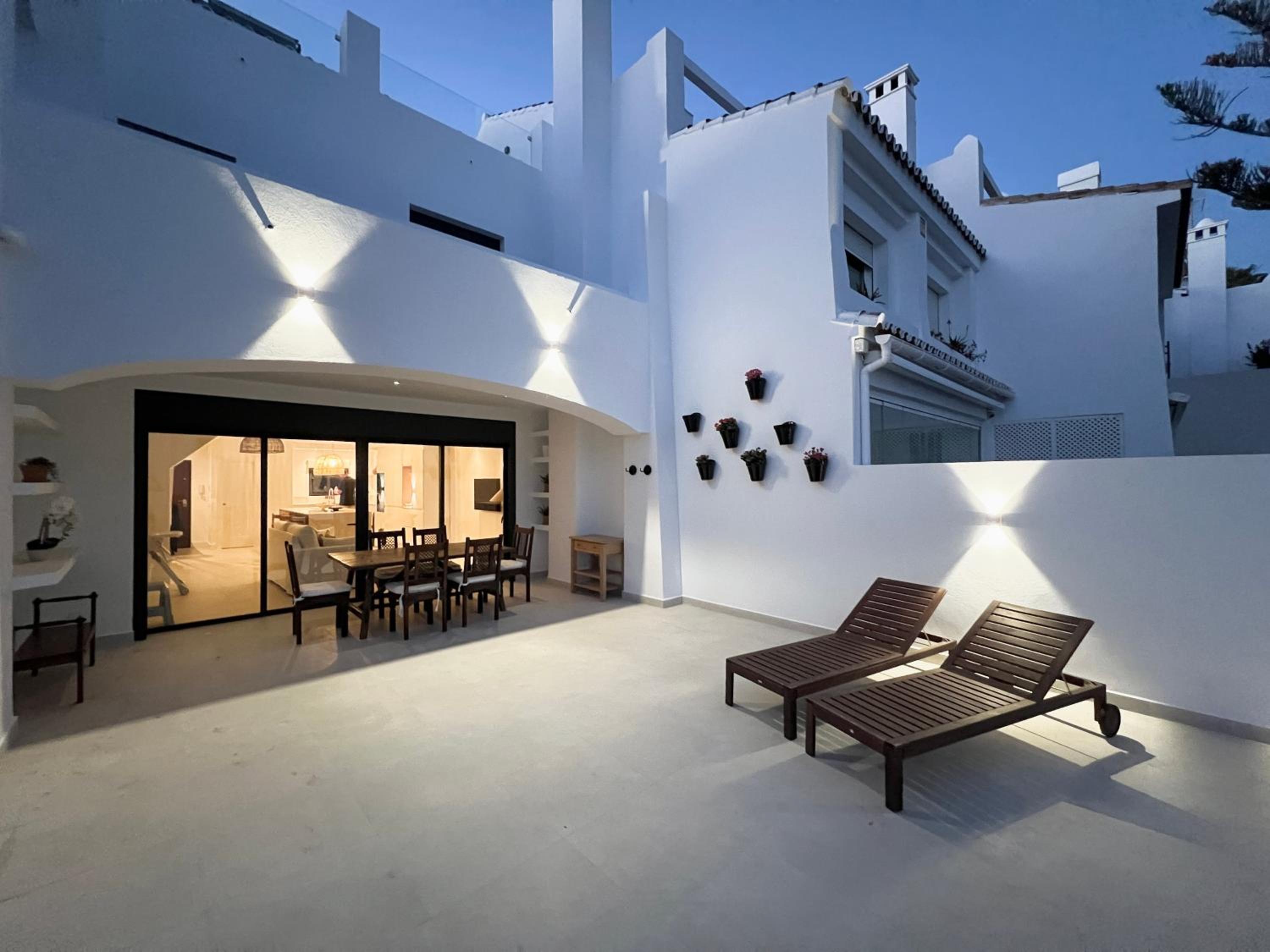 Casabel Beach Villa Playa Alicate Marbella