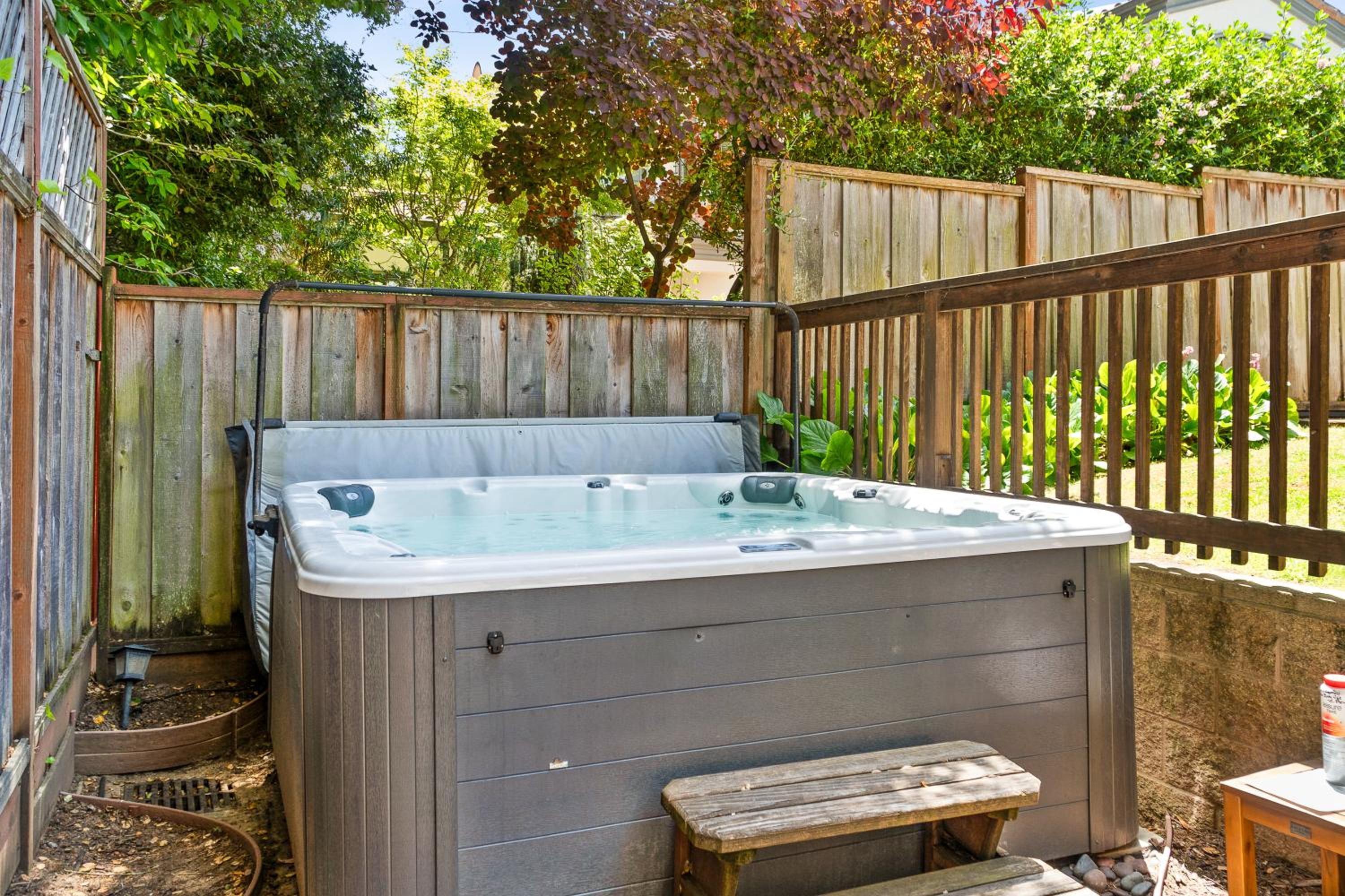 Gorgeous Santa Cruz Villa - Modern Beachside Paradise with NEW Hot Tub & Fast Wi-Fi view 3
