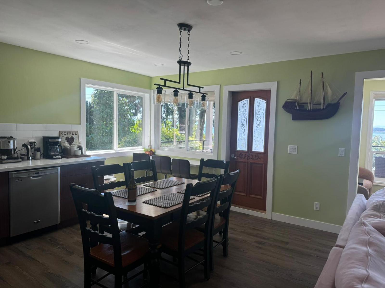 Relaxing 3bdr 2bth Home with Gorgeous View