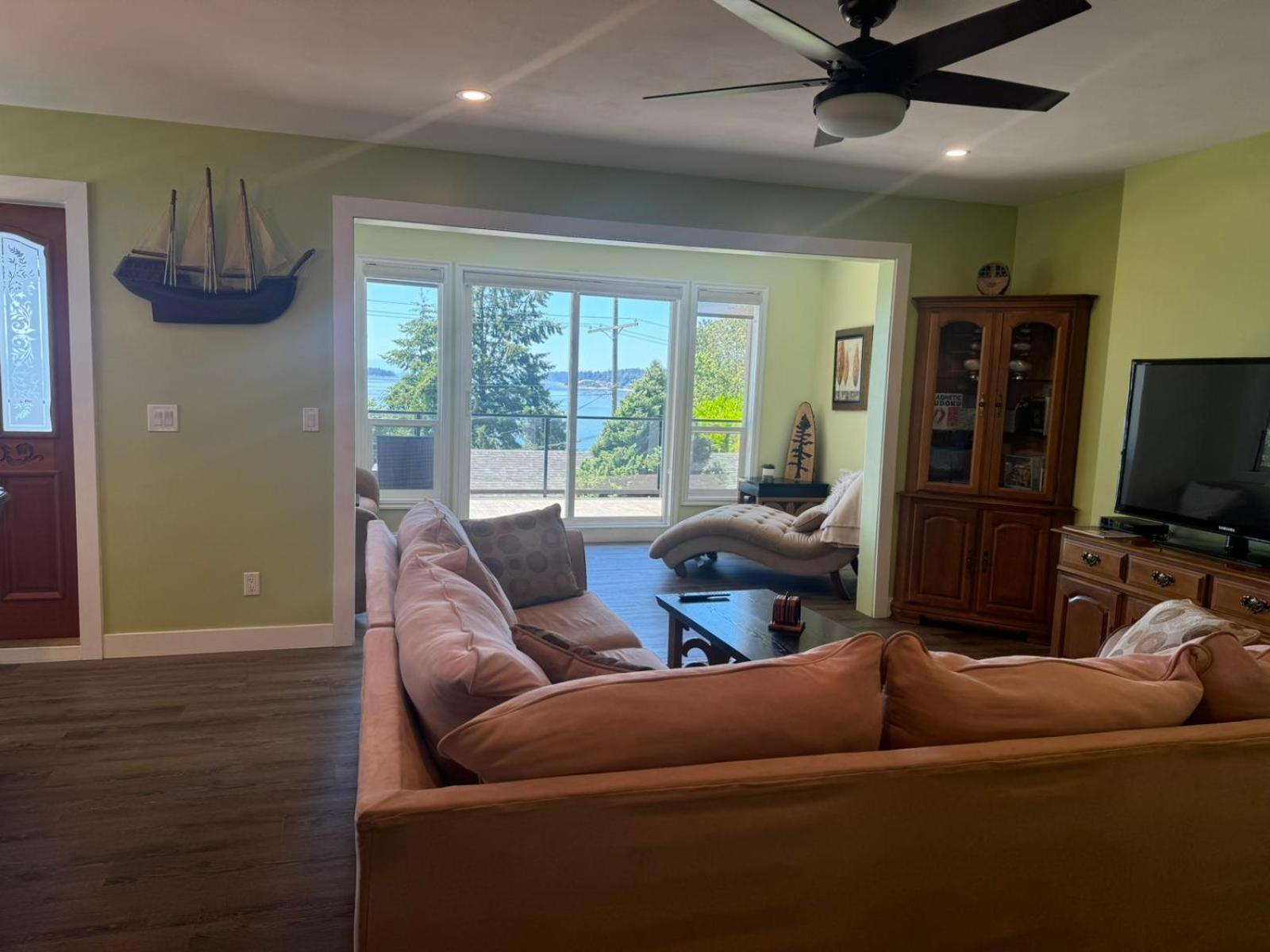 Relaxing 3bdr 2bth Home with Gorgeous View