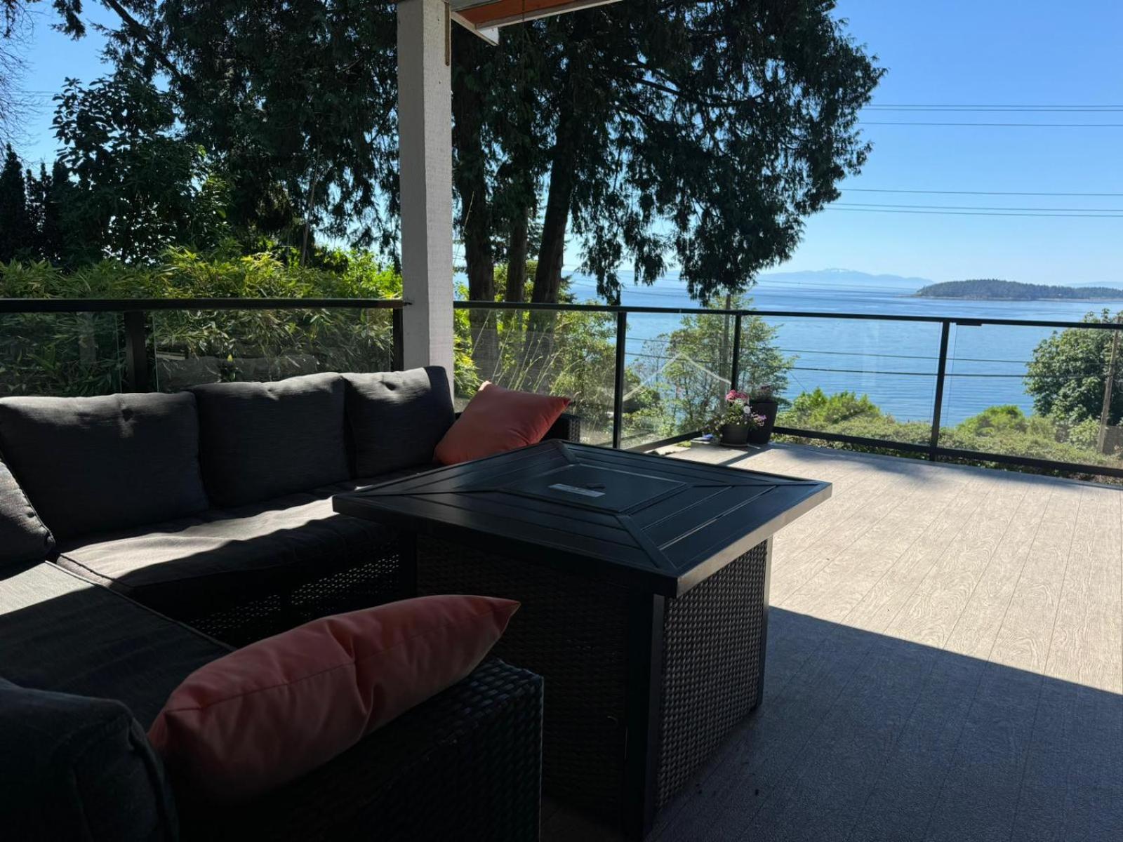 Relaxing 3bdr 2bth Home with Gorgeous View