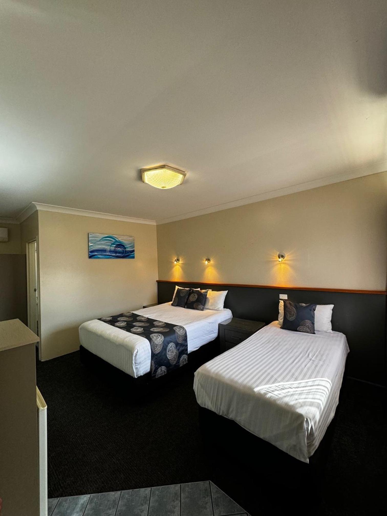 Acacia Motel