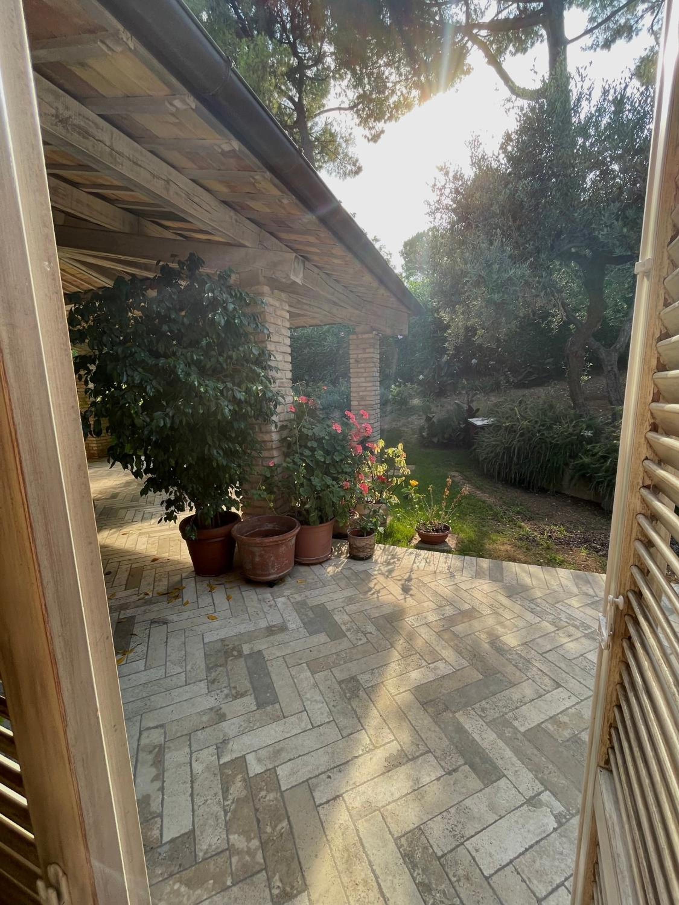 La BouganVillea