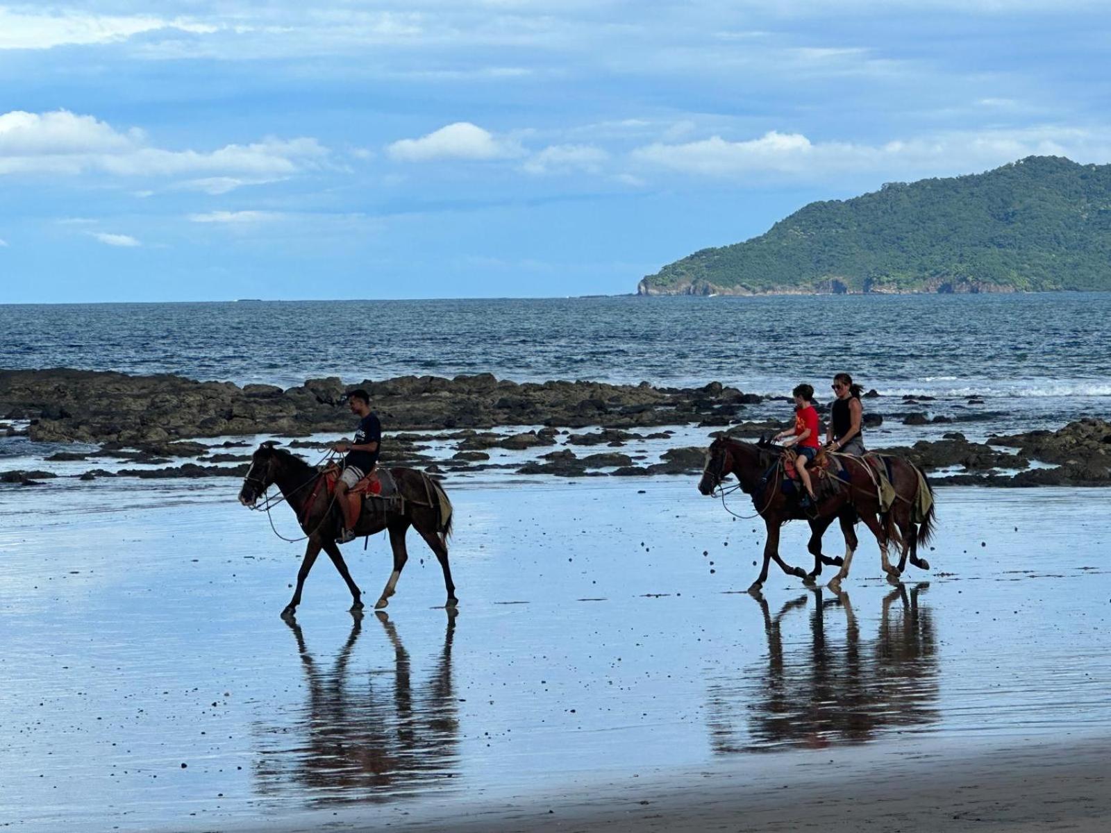 Villa Maravilla Estates, Tamarindo Beach, Prime Location, Family & Friends