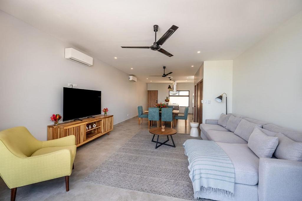 Villa Maravilla Estates, Tamarindo Beach, Prime Location, Family & Friends