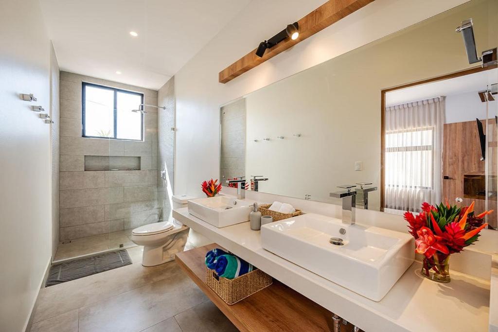 Villa Maravilla Estates, Tamarindo Beach, Prime Location, Family & Friends