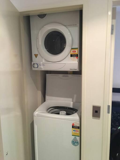 Outstanding Central Lambton Quay Apartment